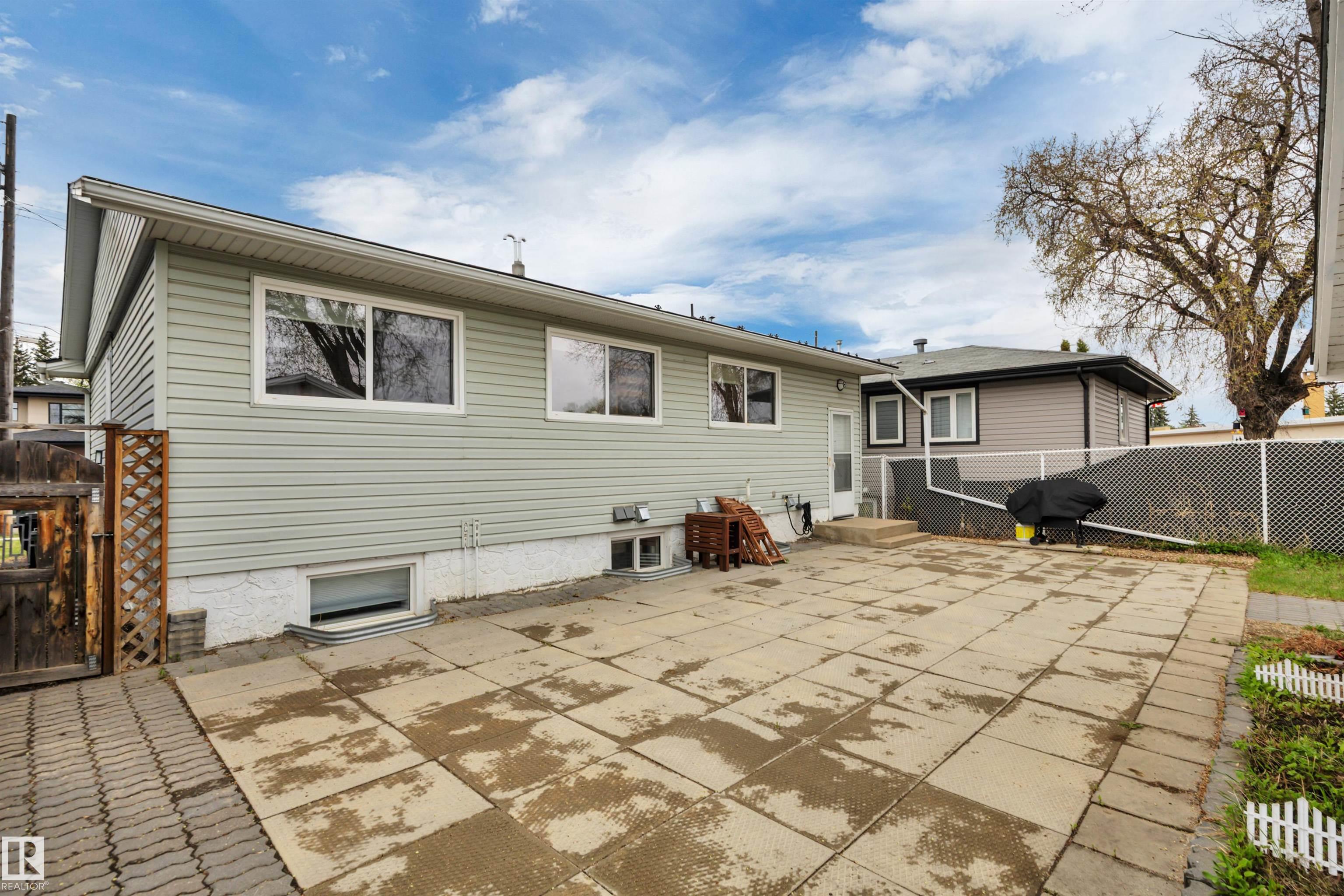 https://zimg.paragon.ice.com/ParagonImages/Property/PM/RAE/225401255/52/0/0/b510e5682bd30ca313bdbfa39df91c1b/1/35ad29b0dcf7dd13a6a9654be3d67fd9/225401255-3942fb92-1e25-4542-9160-ced03165a8e6.JPG