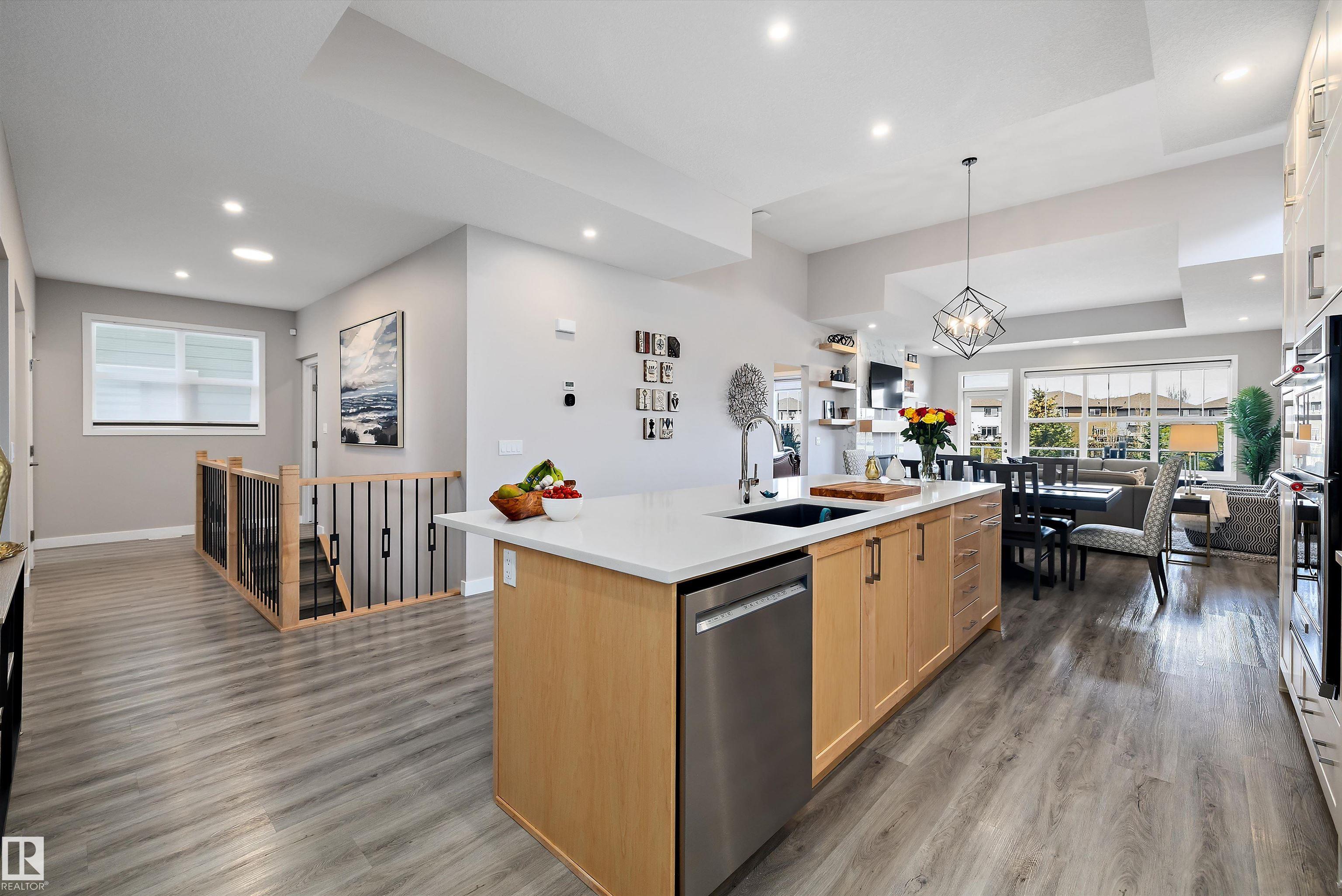 Photo 10 at 166 Edgewater Circle, Southfork, Leduc