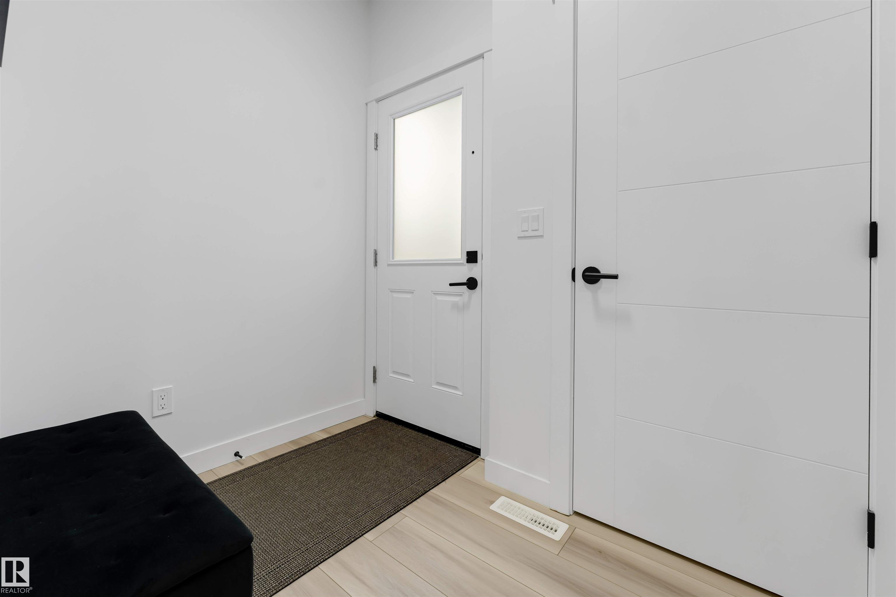 https://zimg.paragon.ice.com/ParagonImages/Property/PM/RAE/225401277/11/0/0/4616c8f628255fdb00dd7cc3581b6565/1/6854ddd0bcf045875228968348232683/225401277-123218a2-9b69-40e9-b796-4380523403a8.JPG