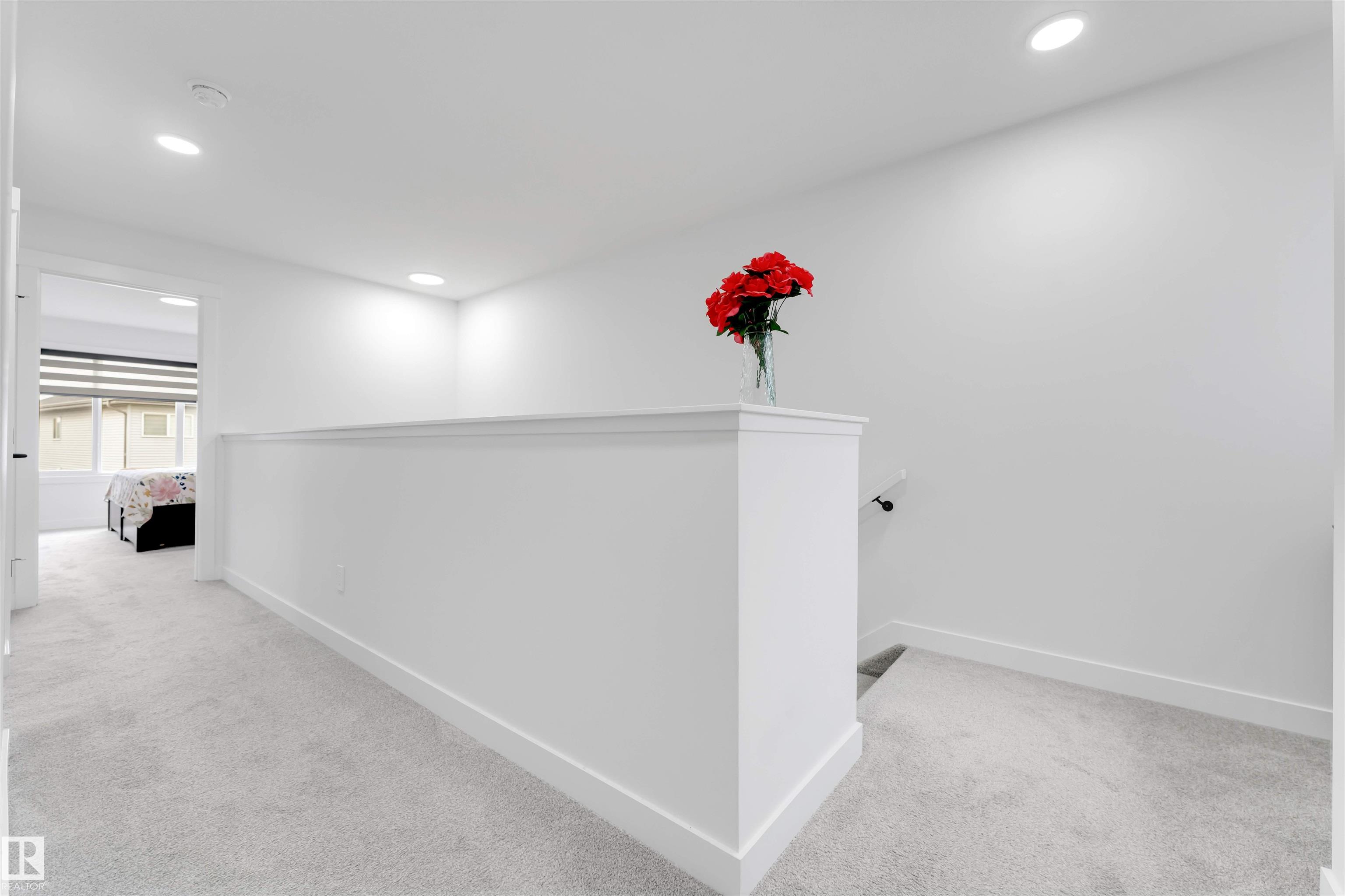 https://zimg.paragon.ice.com/ParagonImages/Property/PM/RAE/225401277/27/0/0/7ae24faa66df6793d29dda26d6fd5038/1/6854ddd0bcf045875228968348232683/225401277-221adcf5-b93f-442d-8e3e-9011dfbf2acf.JPG