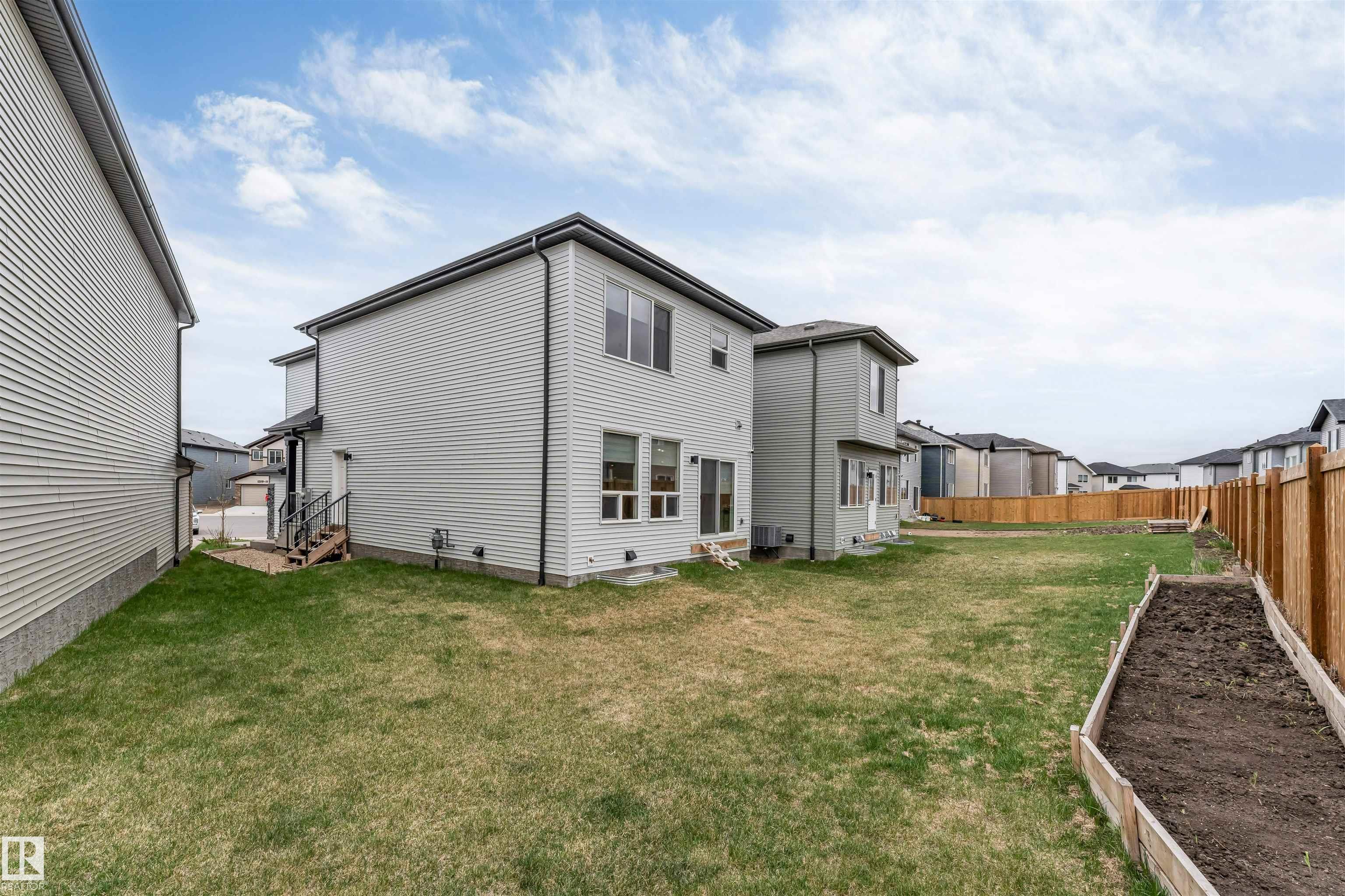 Picture for 1340 11 AV NW