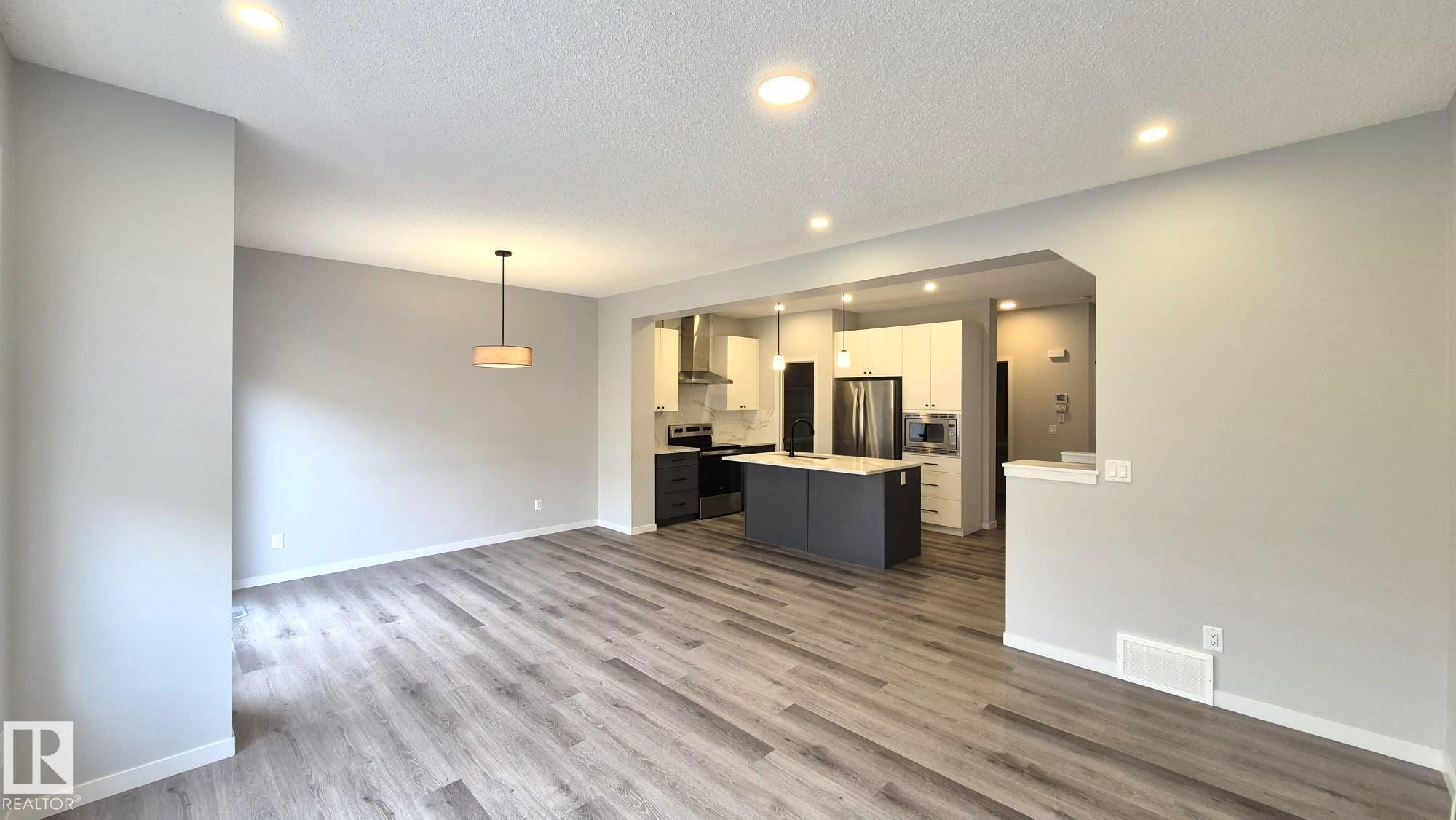 https://zimg.paragon.ice.com/ParagonImages/Property/PM/RAE/225401280/11/0/0/f66678d4c31e792828c458c5af69697e/1/0b9e3bfcd75961dd339b5c2995193f9a/225401280-f5b1f773-72e3-456e-973e-83080e9a3926.JPG