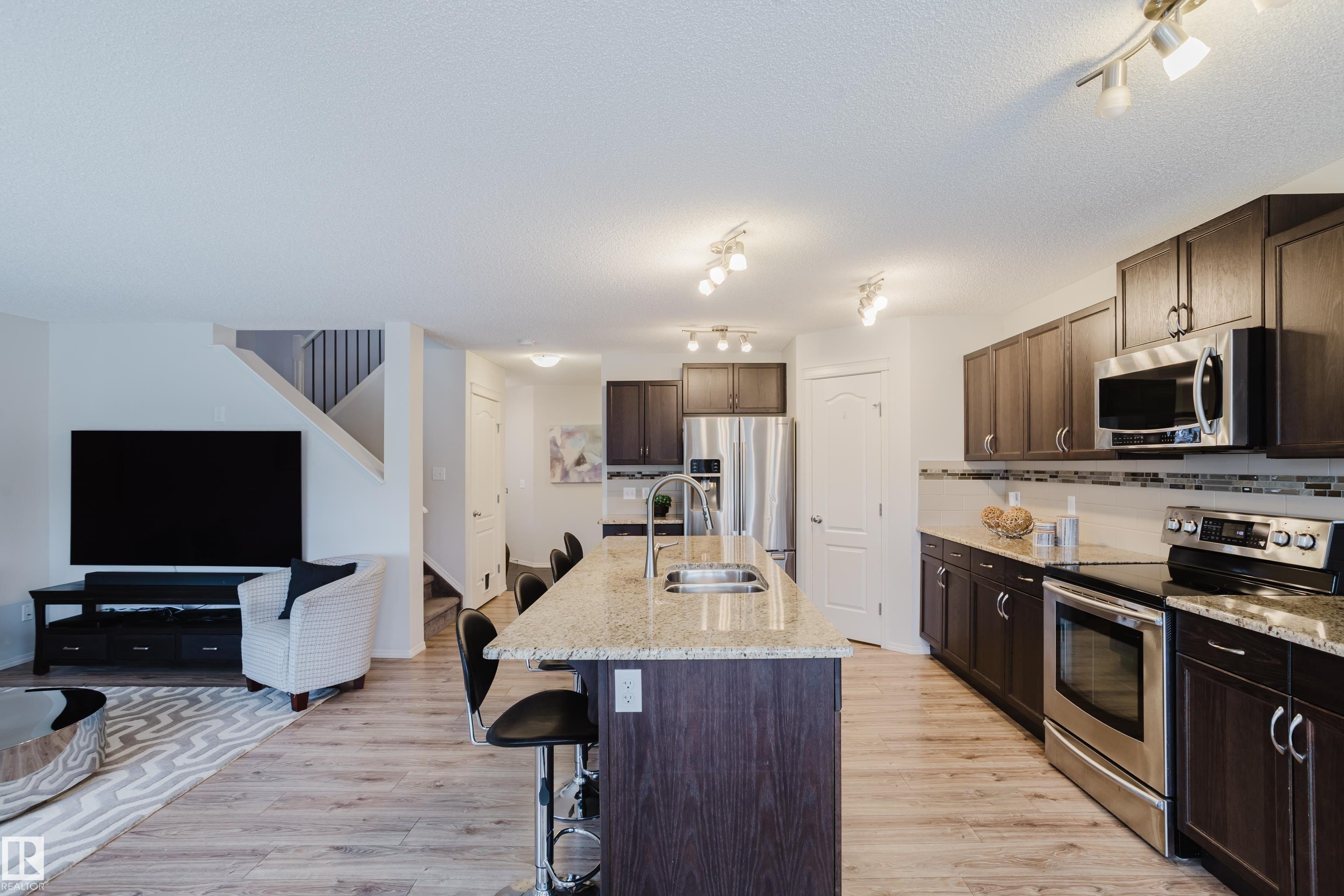 https://zimg.paragon.ice.com/ParagonImages/Property/PM/RAE/225401281/10/0/0/4a3bcea5fd65b2c0748ff59c58ca0901/1/9529adc73eacf98ed72578aee0809746/225401281-4df47d5e-f74e-4ae2-abf5-279f8cc0a362.JPG
