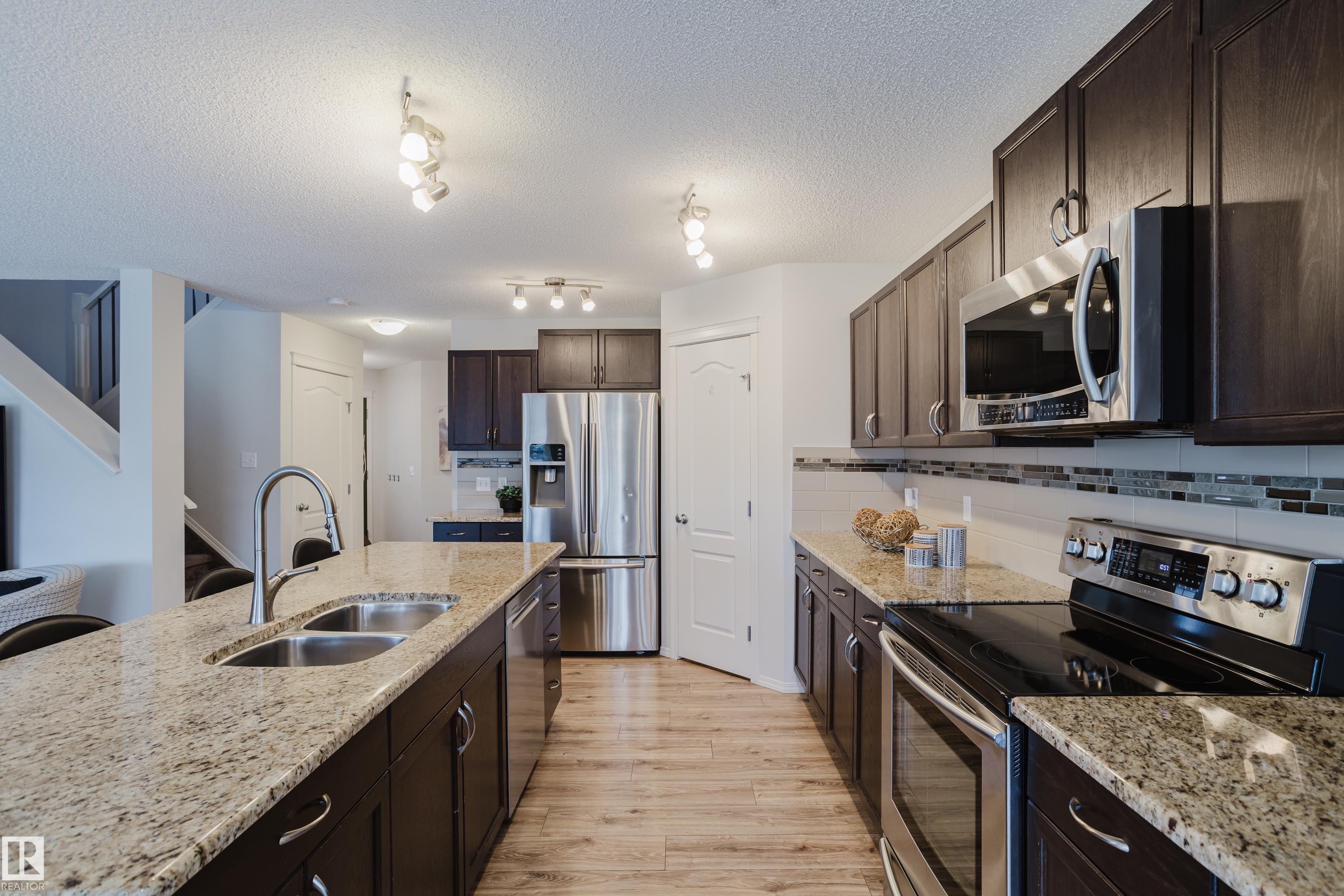 https://zimg.paragon.ice.com/ParagonImages/Property/PM/RAE/225401281/14/0/0/ff819a9fe0ae5699697dc5b3bbbdbe42/1/9529adc73eacf98ed72578aee0809746/225401281-77d10321-1b56-4132-832b-26388febcdf4.JPG