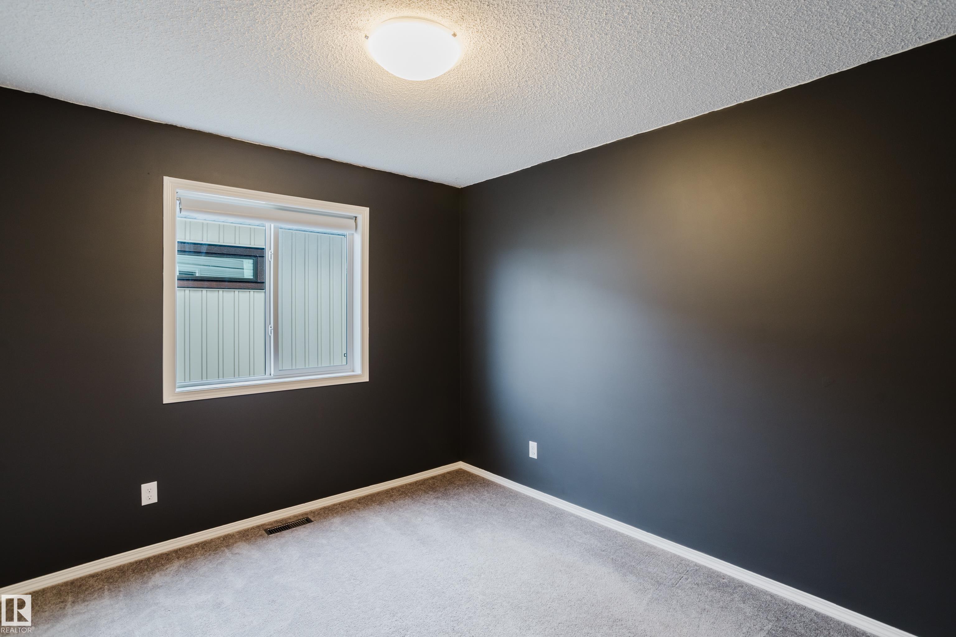 https://zimg.paragon.ice.com/ParagonImages/Property/PM/RAE/225401281/38/0/0/32670dbd7c60407b8896f03a75abb43e/1/9529adc73eacf98ed72578aee0809746/225401281-4869278f-7613-4b16-ab1f-01fa54a1b76e.JPG