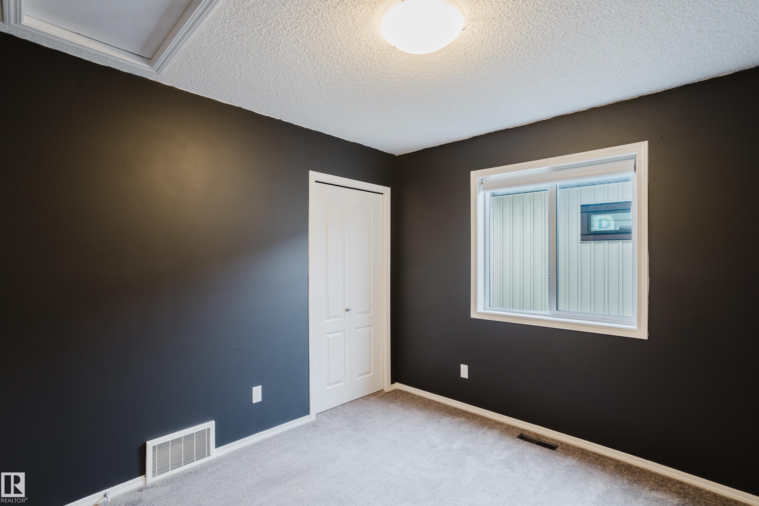 https://zimg.paragon.ice.com/ParagonImages/Property/PM/RAE/225401281/40/0/0/cb8fa547eeb834d172dc6ee6718e6c7e/1/9529adc73eacf98ed72578aee0809746/225401281-b95fe29d-26fb-48e4-a8e4-6b7ea1ad21c5.JPG