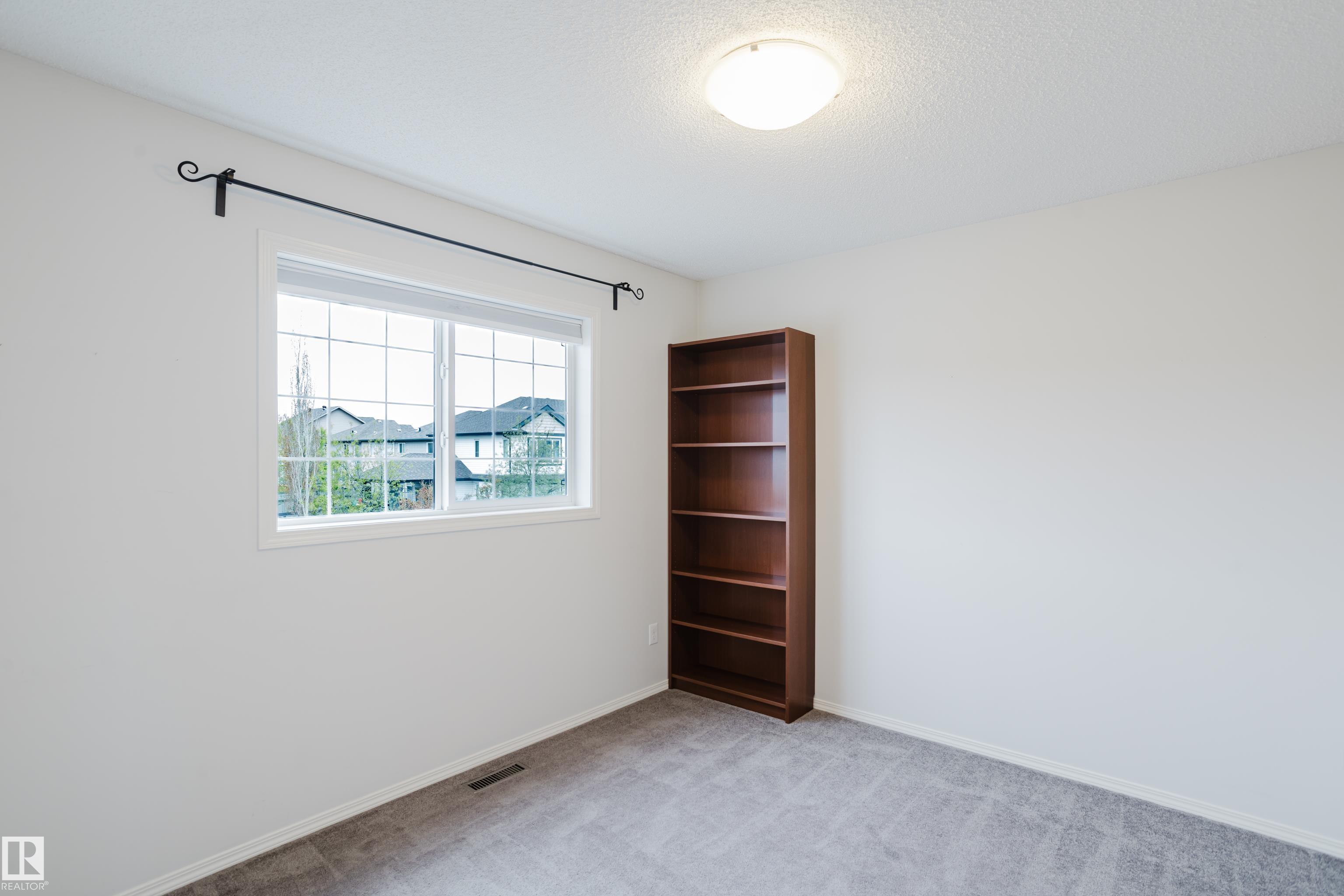 https://zimg.paragon.ice.com/ParagonImages/Property/PM/RAE/225401281/41/0/0/96d36a34514f72b79d60579cd876f9c8/1/9529adc73eacf98ed72578aee0809746/225401281-a626c05a-8154-4c14-a98c-c2a5ce3959b4.JPG