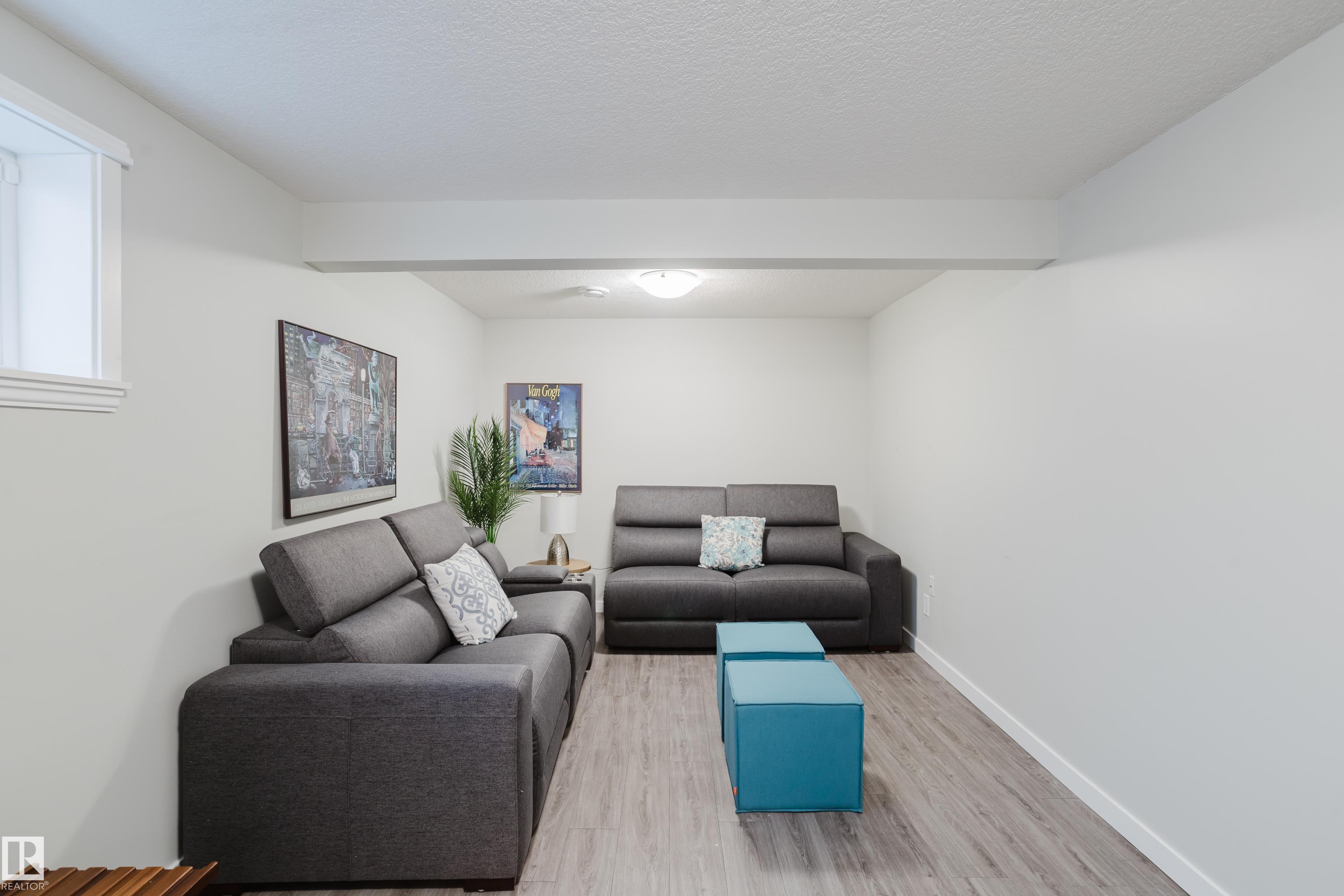 https://zimg.paragon.ice.com/ParagonImages/Property/PM/RAE/225401281/54/0/0/5c3faa7613d8536e033807d7661f8852/1/9529adc73eacf98ed72578aee0809746/225401281-0d6fb97a-276b-4a11-b8f7-1a1861dbefbe.JPG