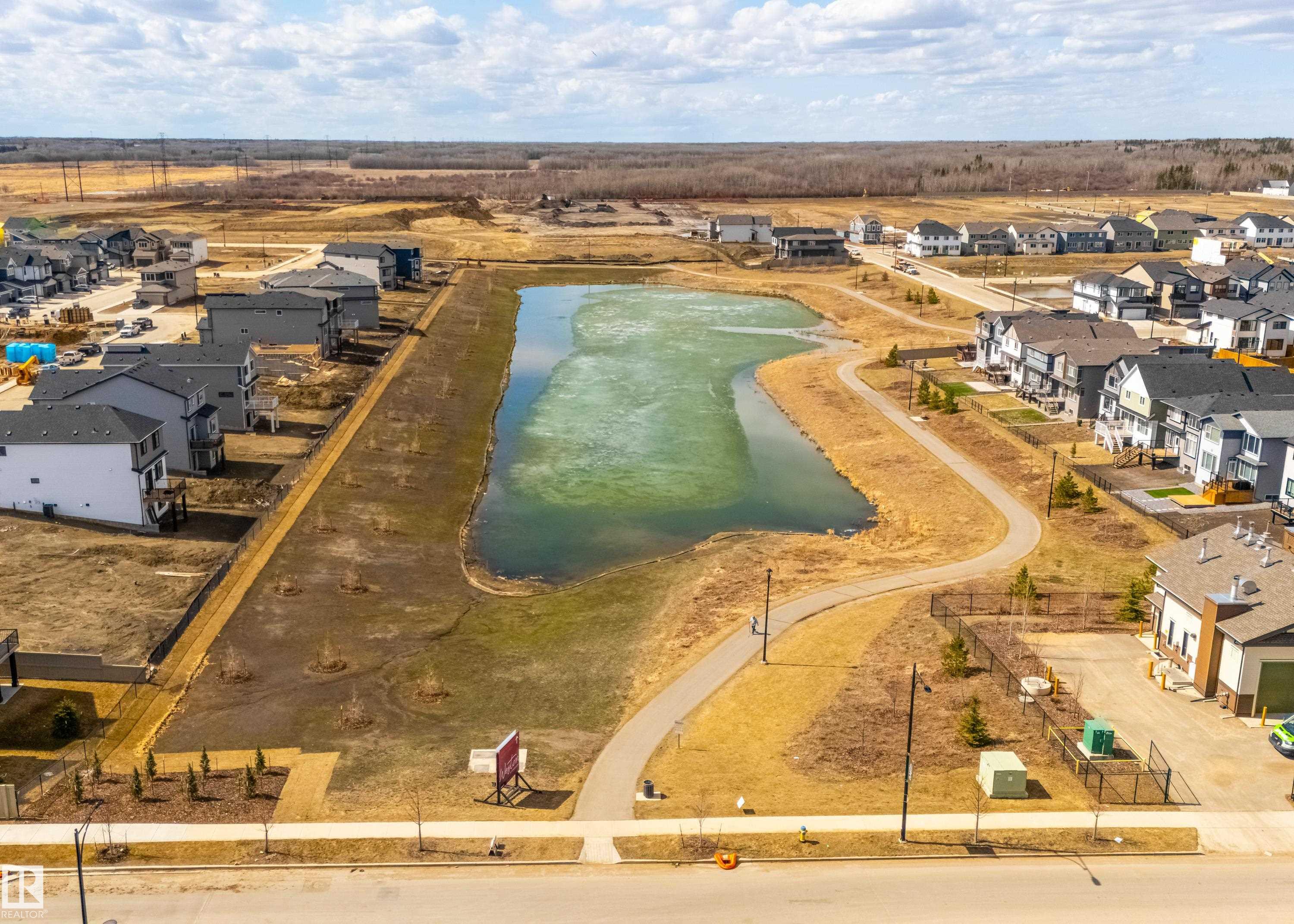 https://zimg.paragon.ice.com/ParagonImages/Property/PM/RAE/225401282/44/0/0/f75f56988363f56c08f1e031c357b9f5/1/a6ad61b51a0065d0bf6498f046080c13/225401282-a2eeaeff-807e-47c1-a10e-7e8d35b9ff50.JPG