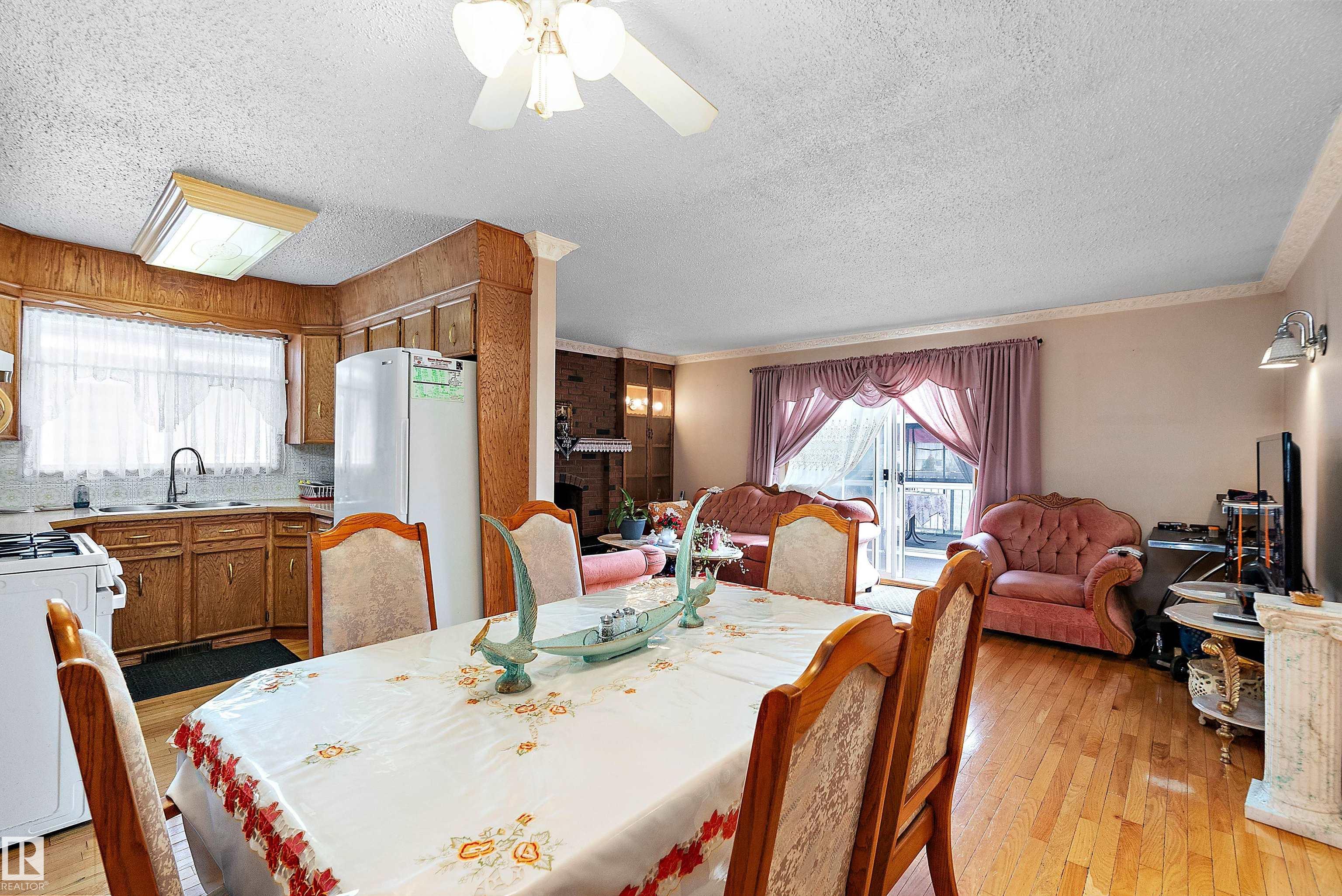 Photo 17 at 15907 101 Street NW, Beaumaris, Edmonton
