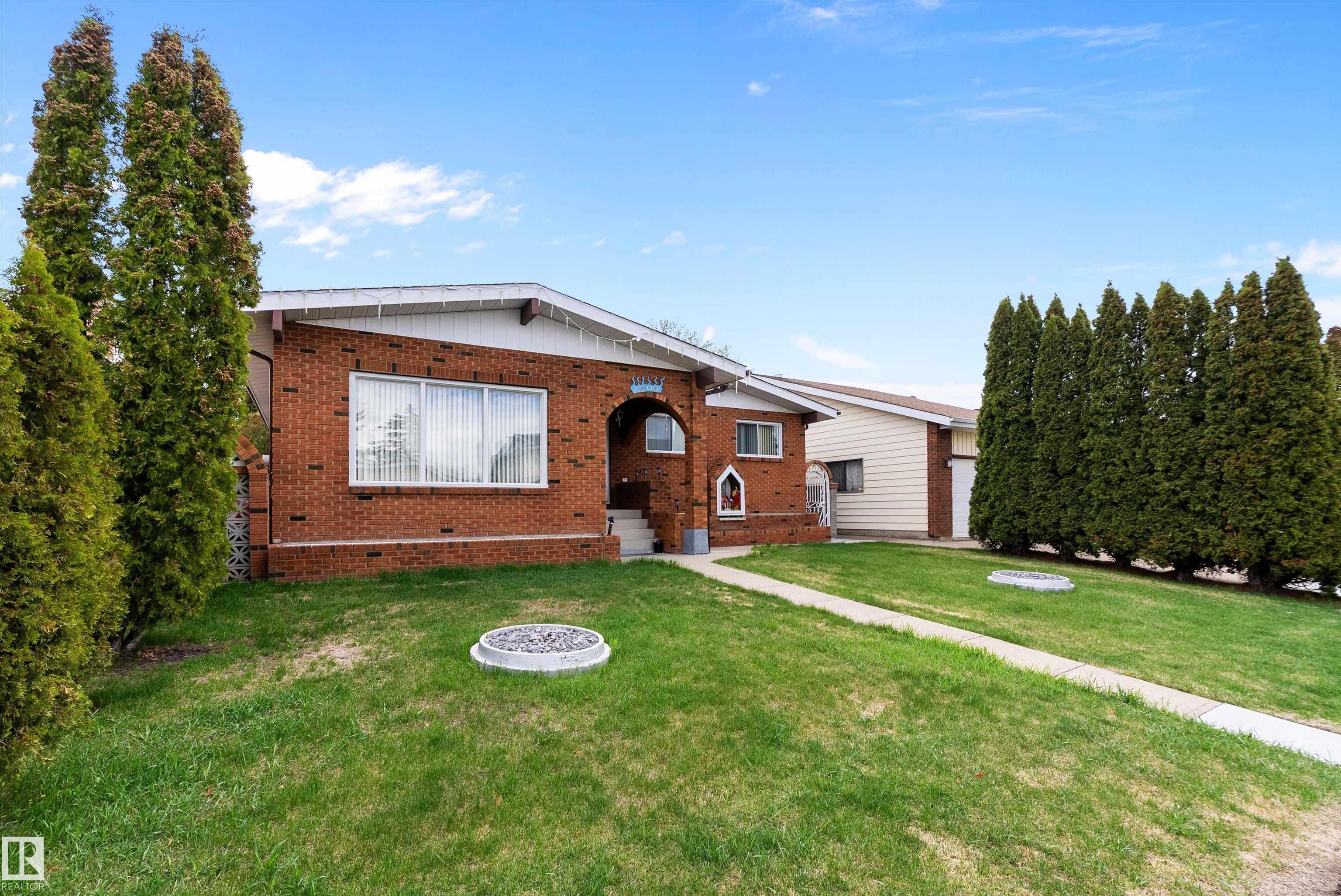 15907 101 Street NW, Beaumaris, Edmonton