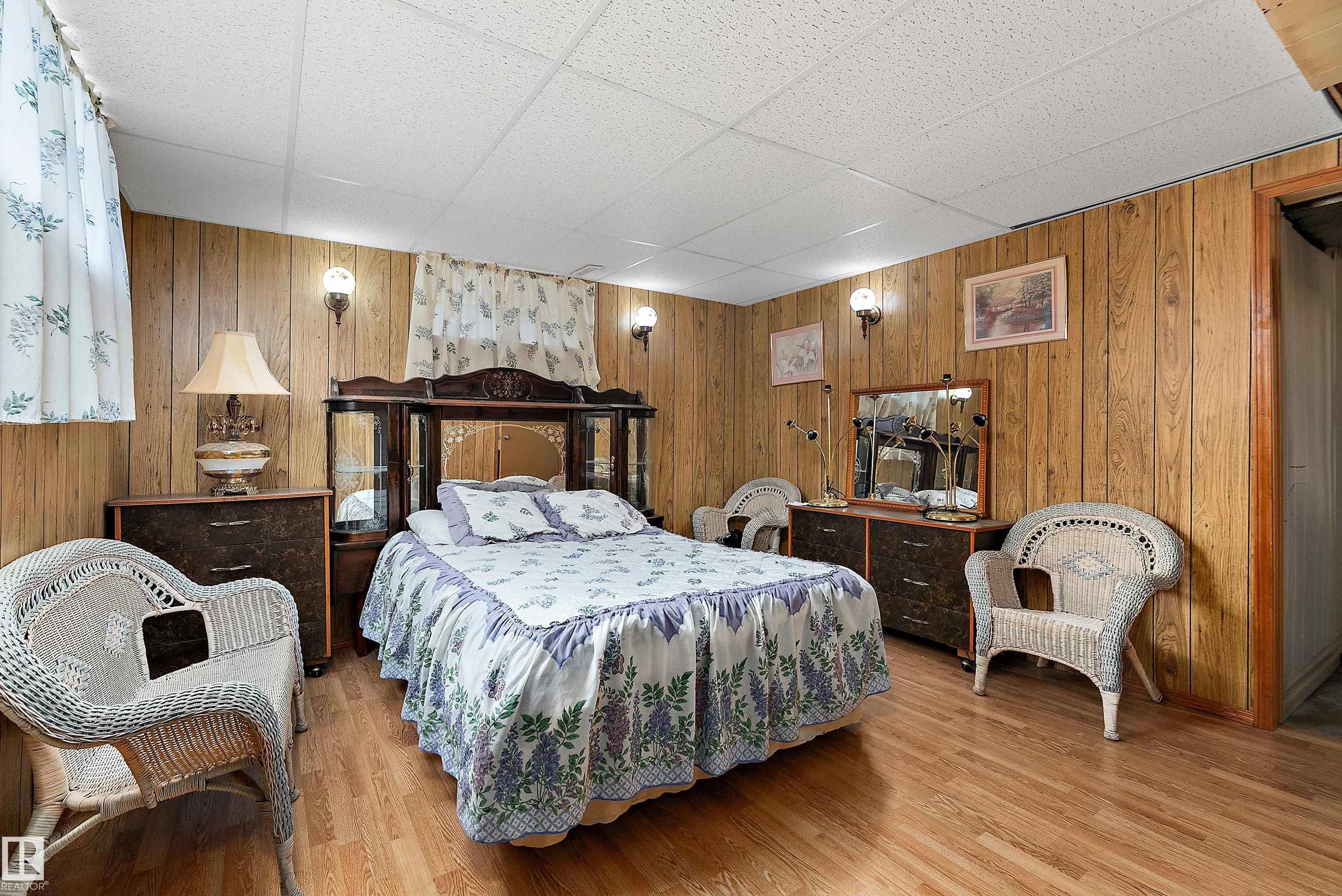 Photo 36 at 15907 101 Street NW, Beaumaris, Edmonton