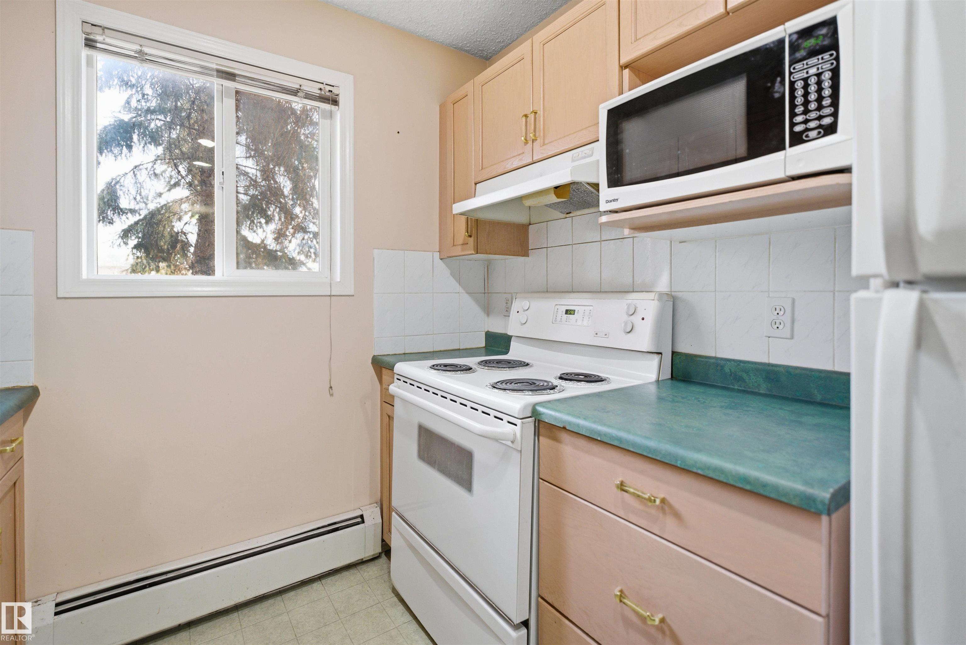 Photo 8 at 124 - 10511 42 Avenue NW, Rideau Park, Edmonton