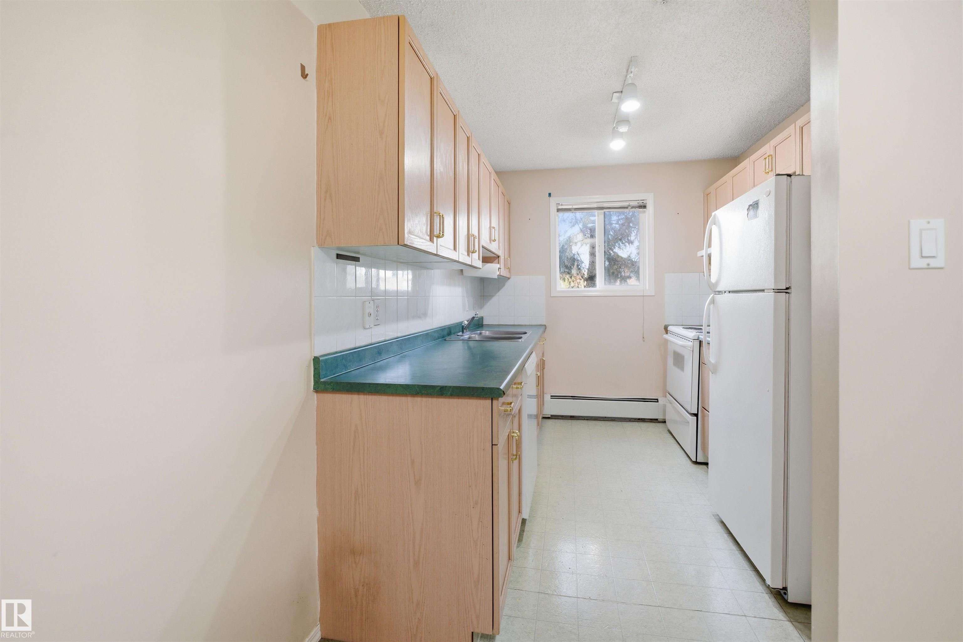Photo 9 at 124 - 10511 42 Avenue NW, Rideau Park, Edmonton