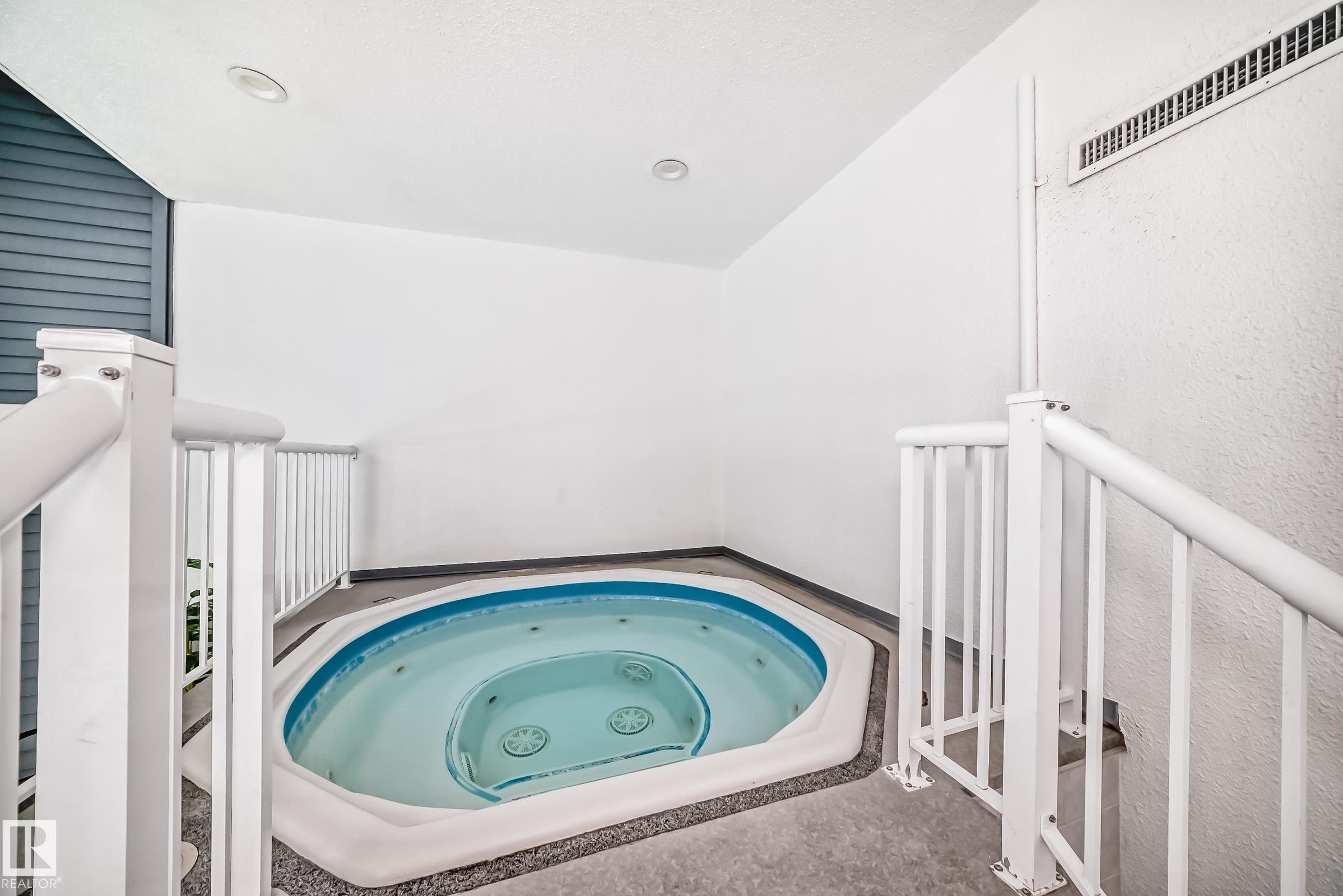 https://zimg.paragon.ice.com/ParagonImages/Property/PM/RAE/225401304/45/0/0/6fb950be5923796f81efe18f1a686bbb/1/b18d98ffaa7c6202f837576f2138d02f/225401304-039c0478-e7d8-4bb6-9390-2fd09a38f5d7.JPG