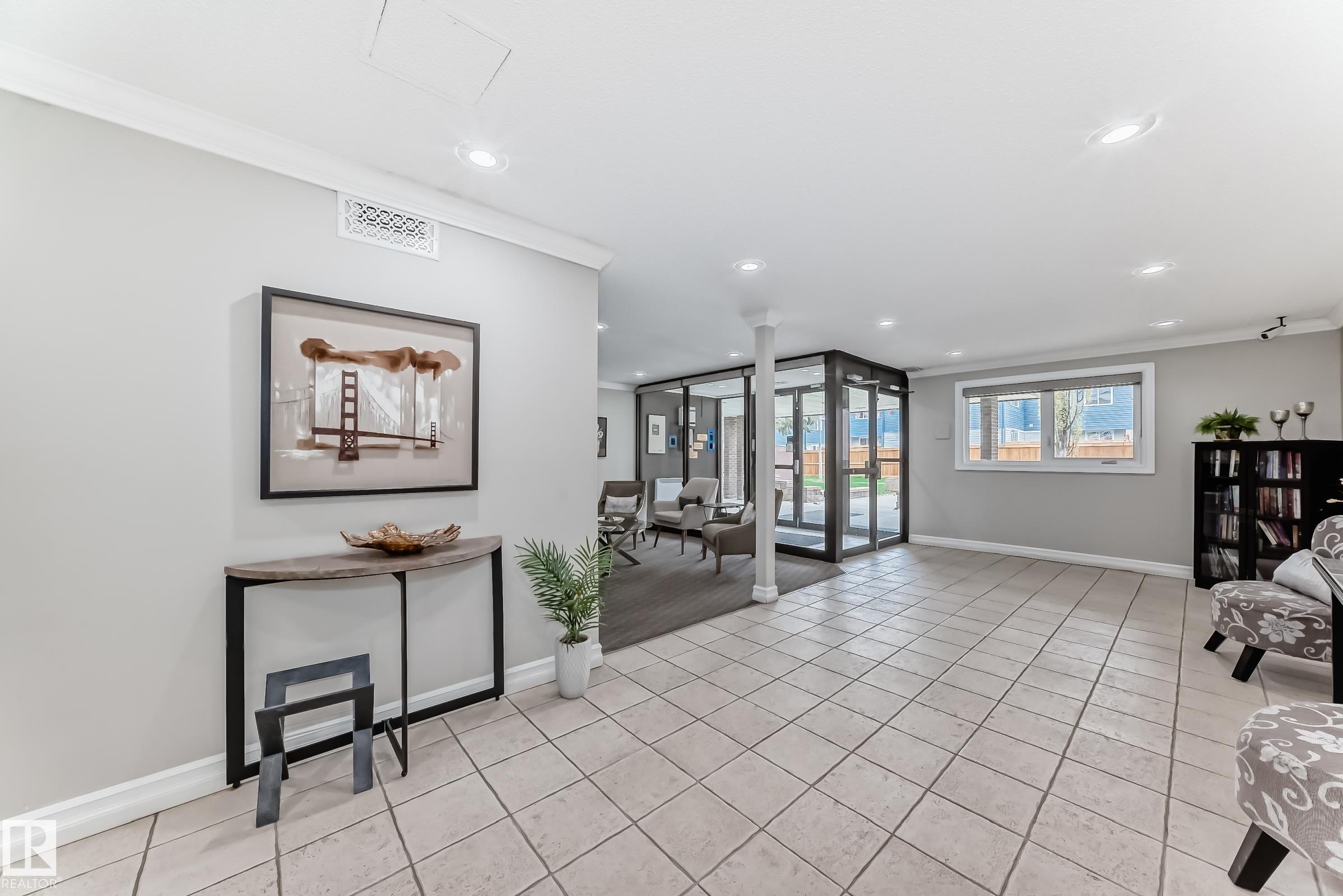 https://zimg.paragon.ice.com/ParagonImages/Property/PM/RAE/225401304/50/0/0/69188306a02106fcfa651872ddbad95c/1/b18d98ffaa7c6202f837576f2138d02f/225401304-92979270-09e9-43ac-b3a6-1f7849e448c4.JPG