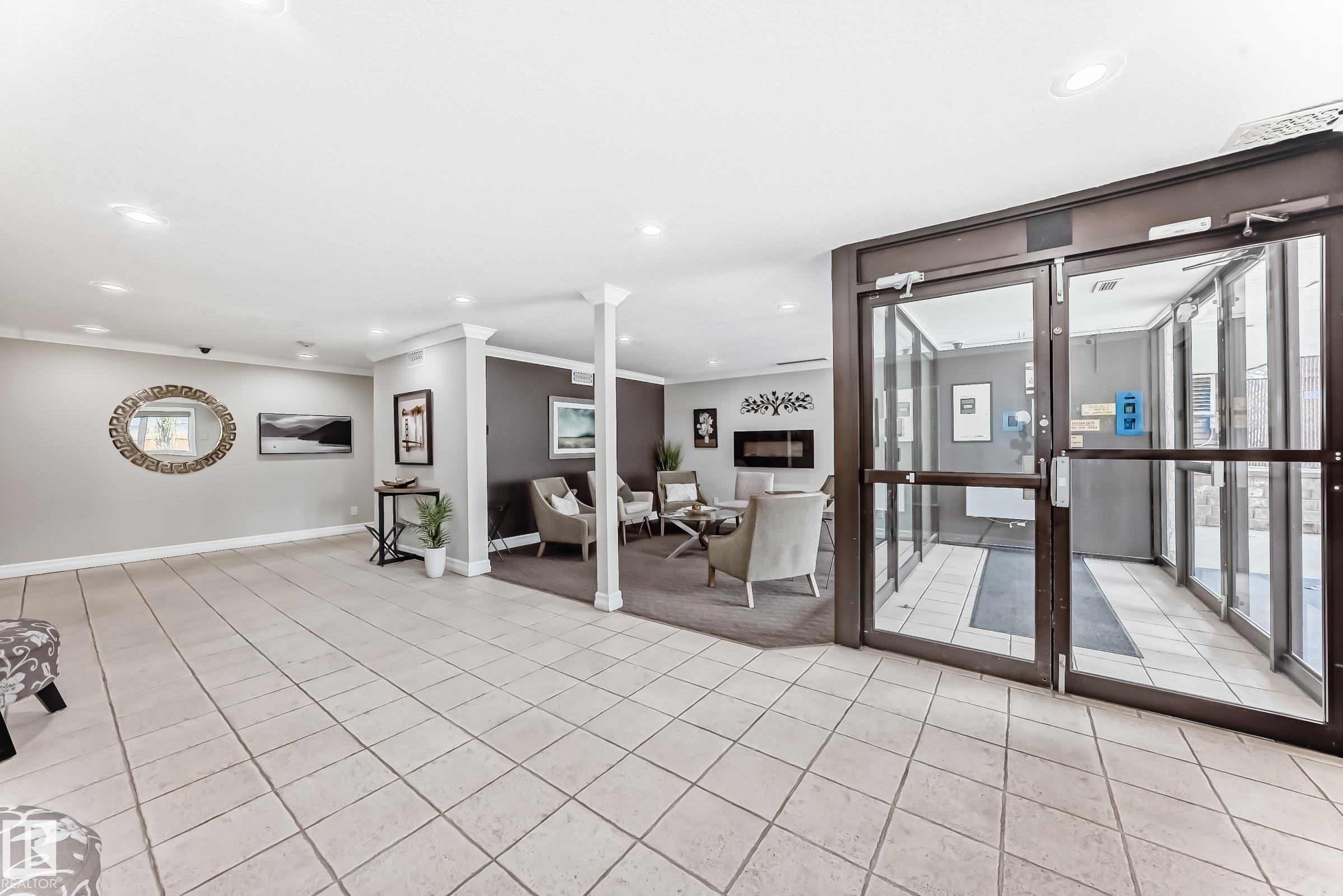 https://zimg.paragon.ice.com/ParagonImages/Property/PM/RAE/225401304/51/0/0/ee7d87198c1e68776f62a448195a6272/1/b18d98ffaa7c6202f837576f2138d02f/225401304-84e727f0-b64c-4f98-a173-bb4409fca62a.JPG