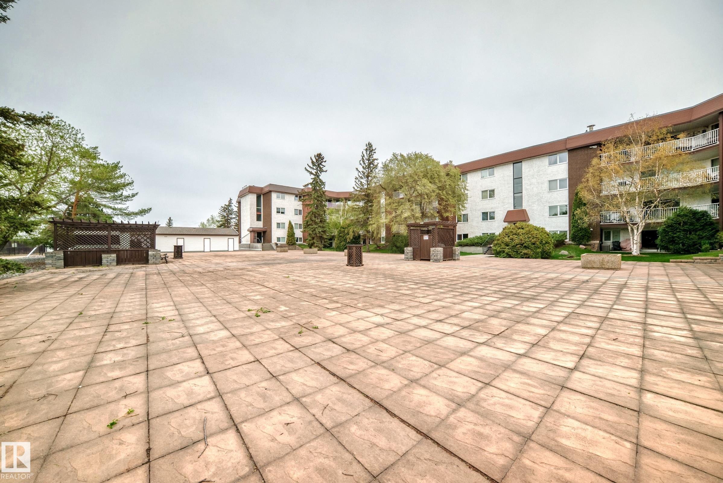 https://zimg.paragon.ice.com/ParagonImages/Property/PM/RAE/225401304/54/0/0/1cf3bd7a9b113b631a290851d93a7527/1/b18d98ffaa7c6202f837576f2138d02f/225401304-3f379090-b820-44a7-8a38-f03d307c7940.JPG