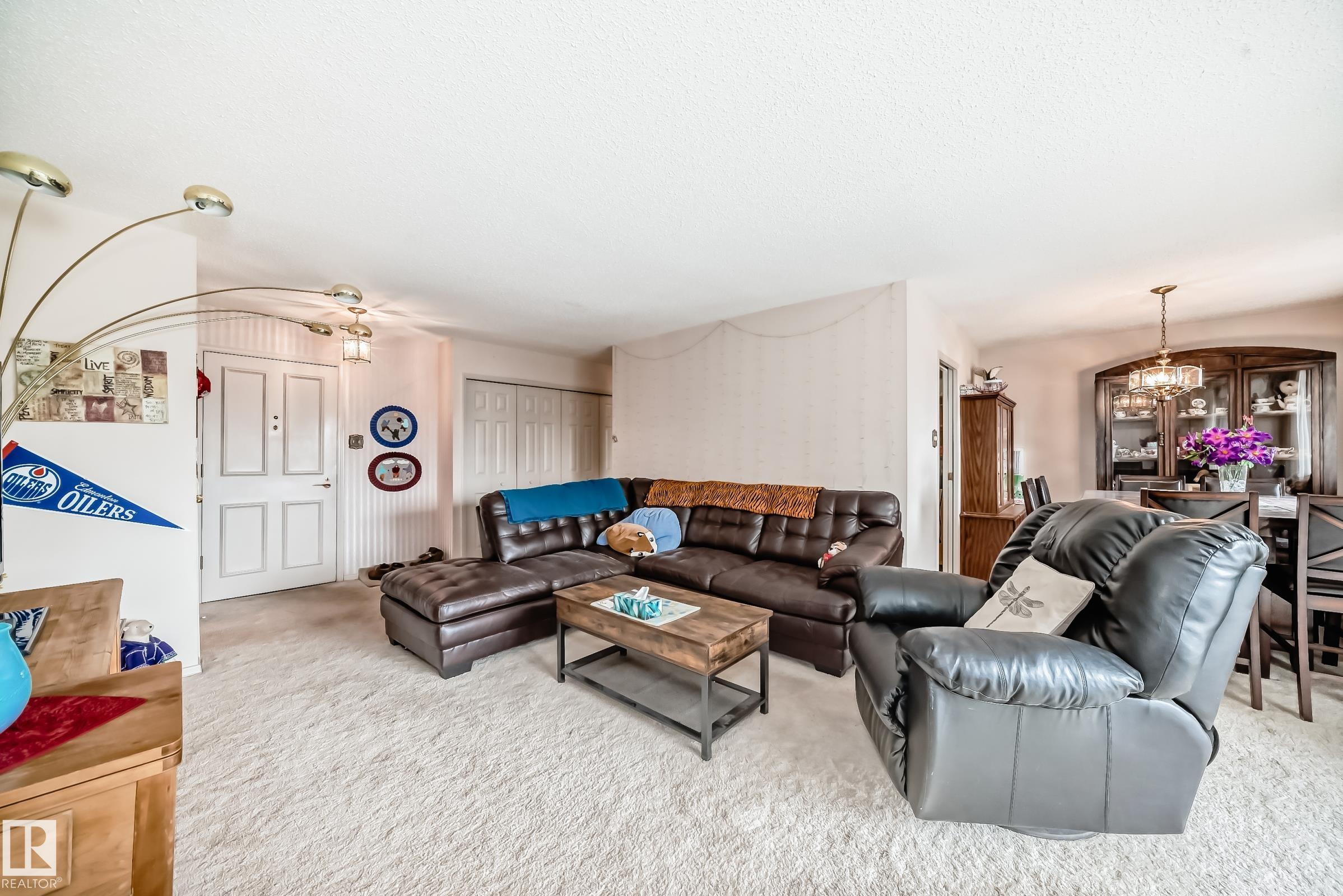 https://zimg.paragon.ice.com/ParagonImages/Property/PM/RAE/225401304/7/0/0/beca22acd282eda01e58573d6665f4f9/1/b18d98ffaa7c6202f837576f2138d02f/225401304-b12e8ce2-5511-4714-a75f-81c15e1464df.JPG