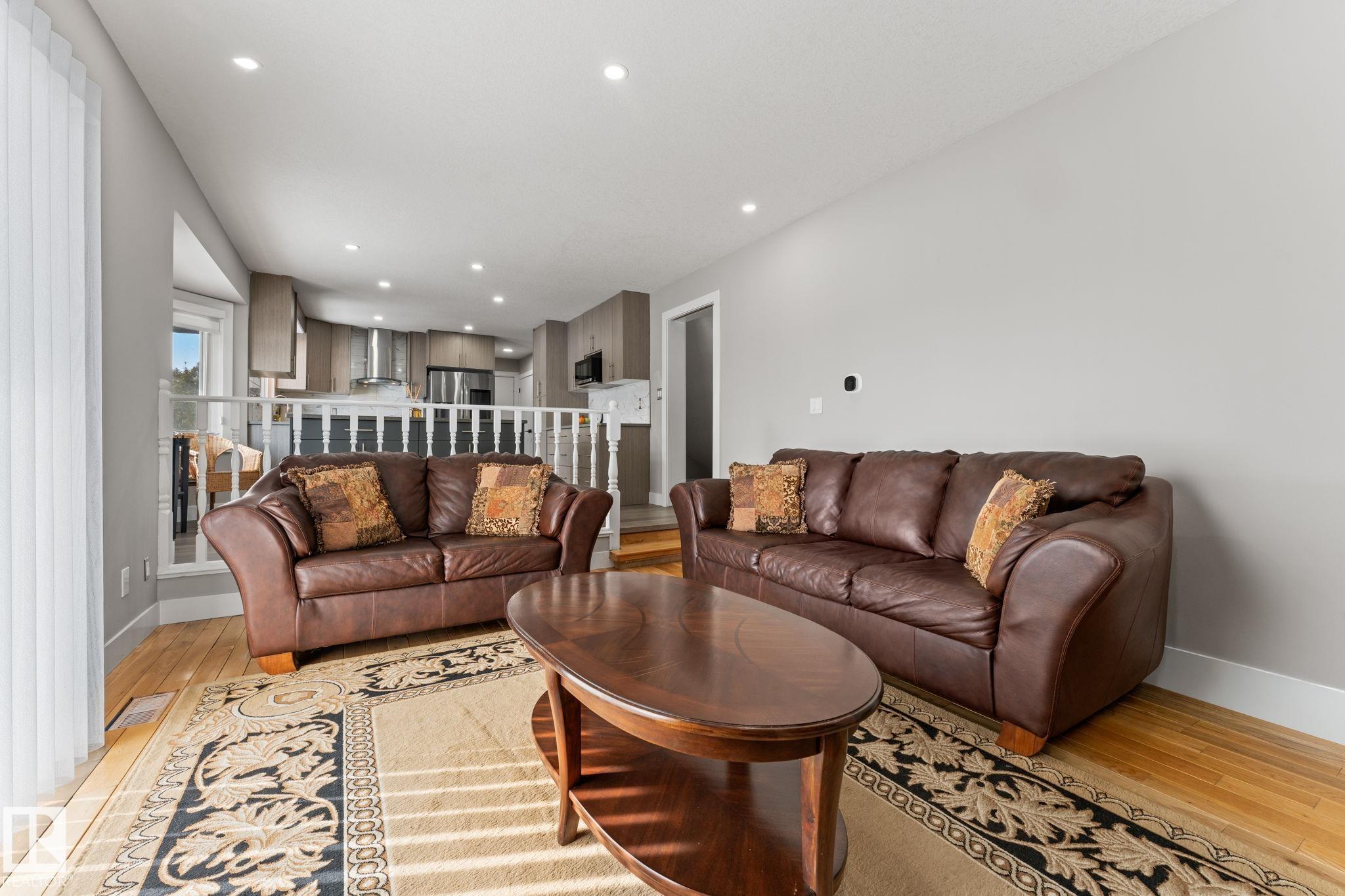 Photo 16 at 10673 161 Avenue NW, Beaumaris, Edmonton