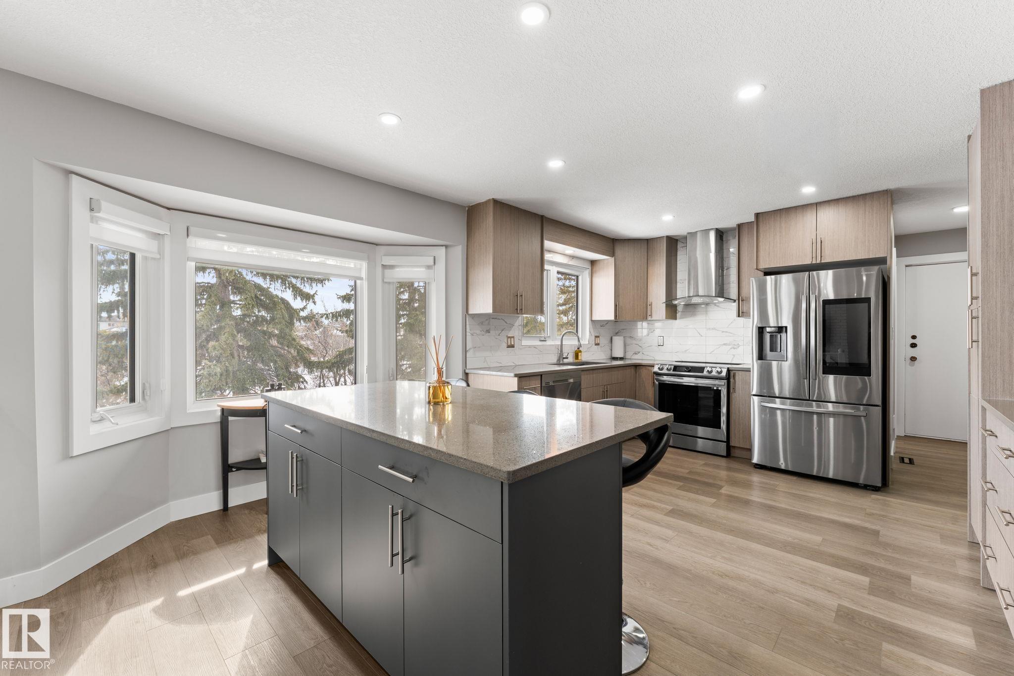 Photo 19 at 10673 161 Avenue NW, Beaumaris, Edmonton