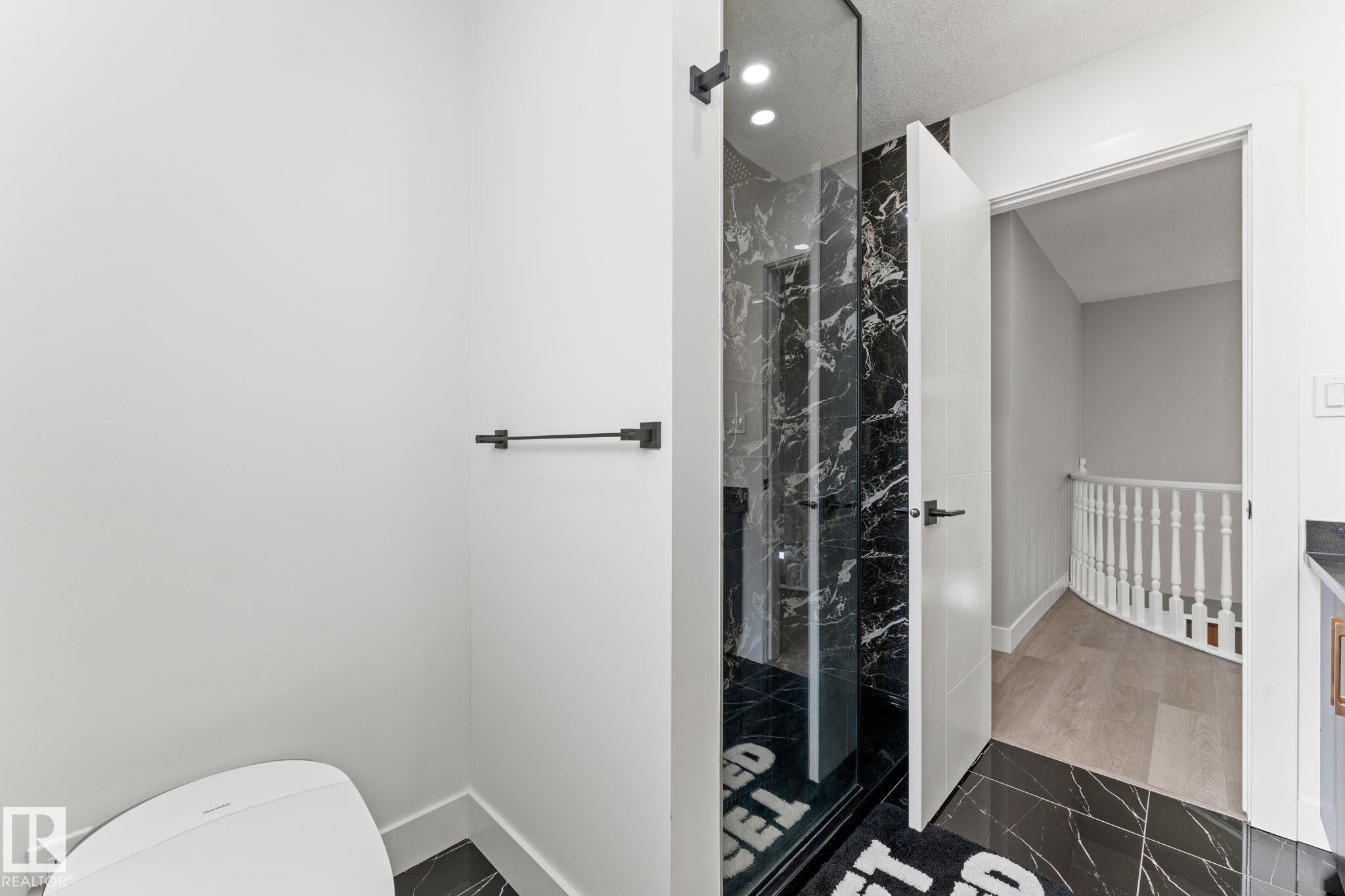 Photo 32 at 10673 161 Avenue NW, Beaumaris, Edmonton