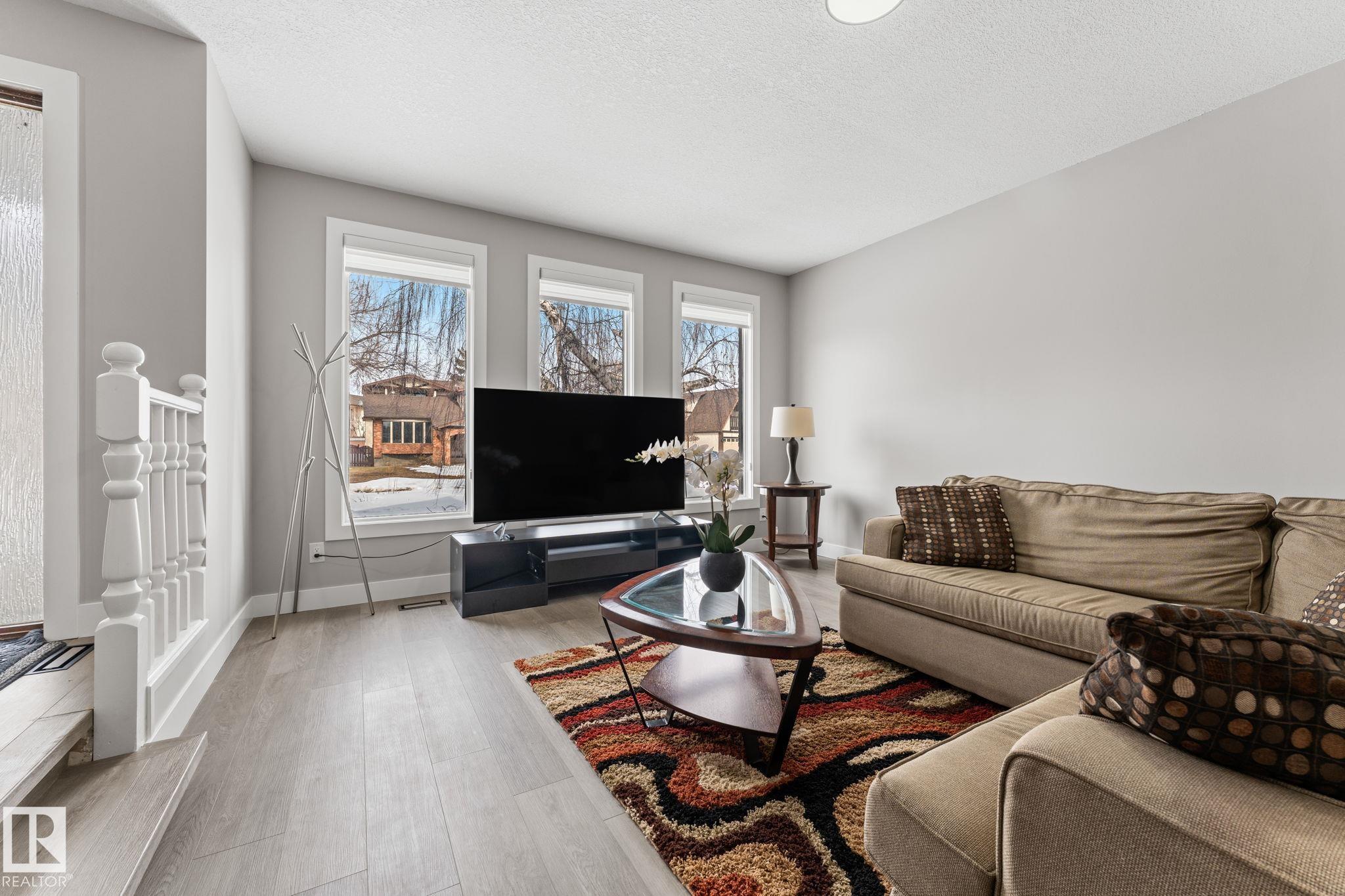 Photo 10 at 10673 161 Avenue NW, Beaumaris, Edmonton