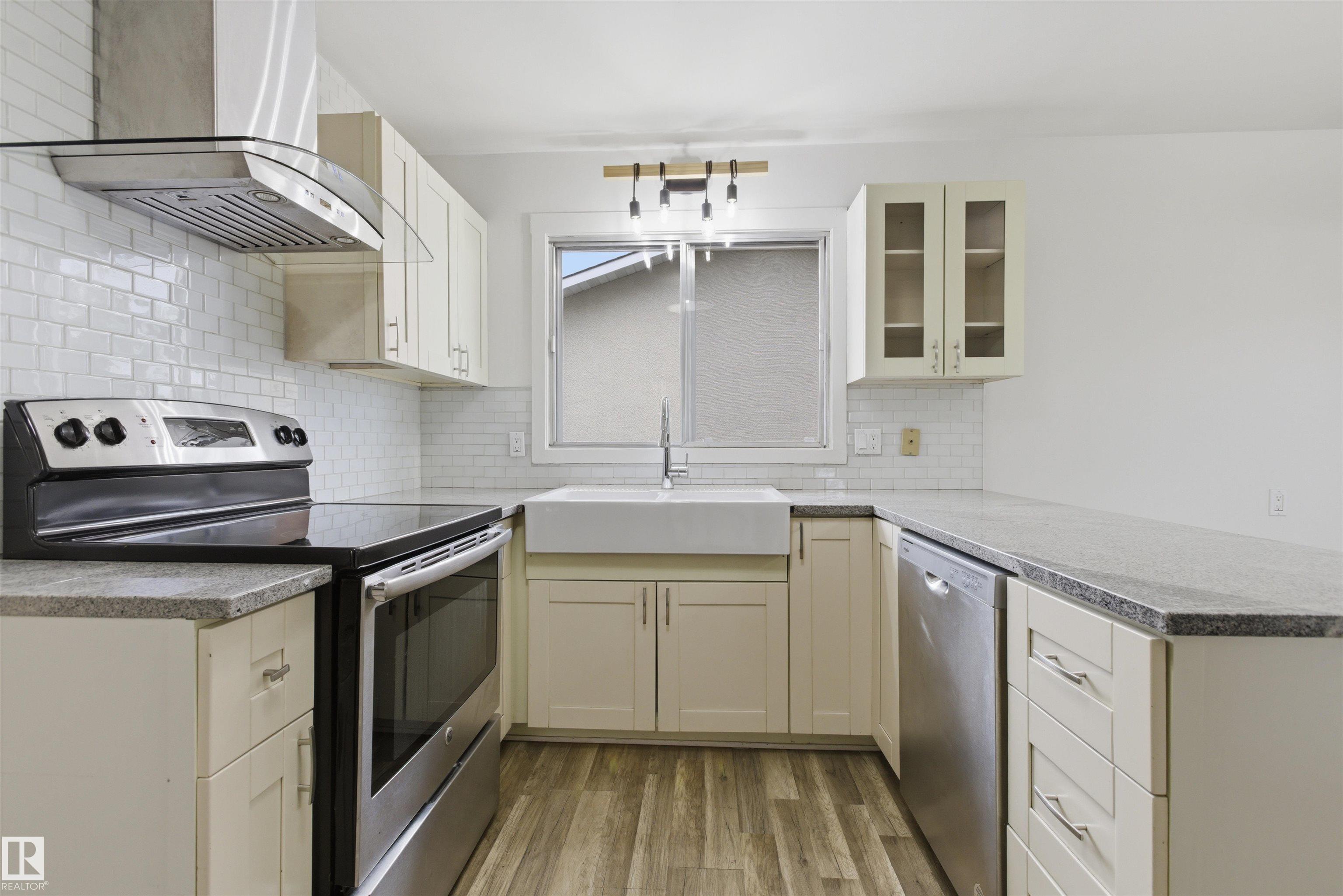 Photo 12 at 7604 142 Avenue NW, Kildare, Edmonton