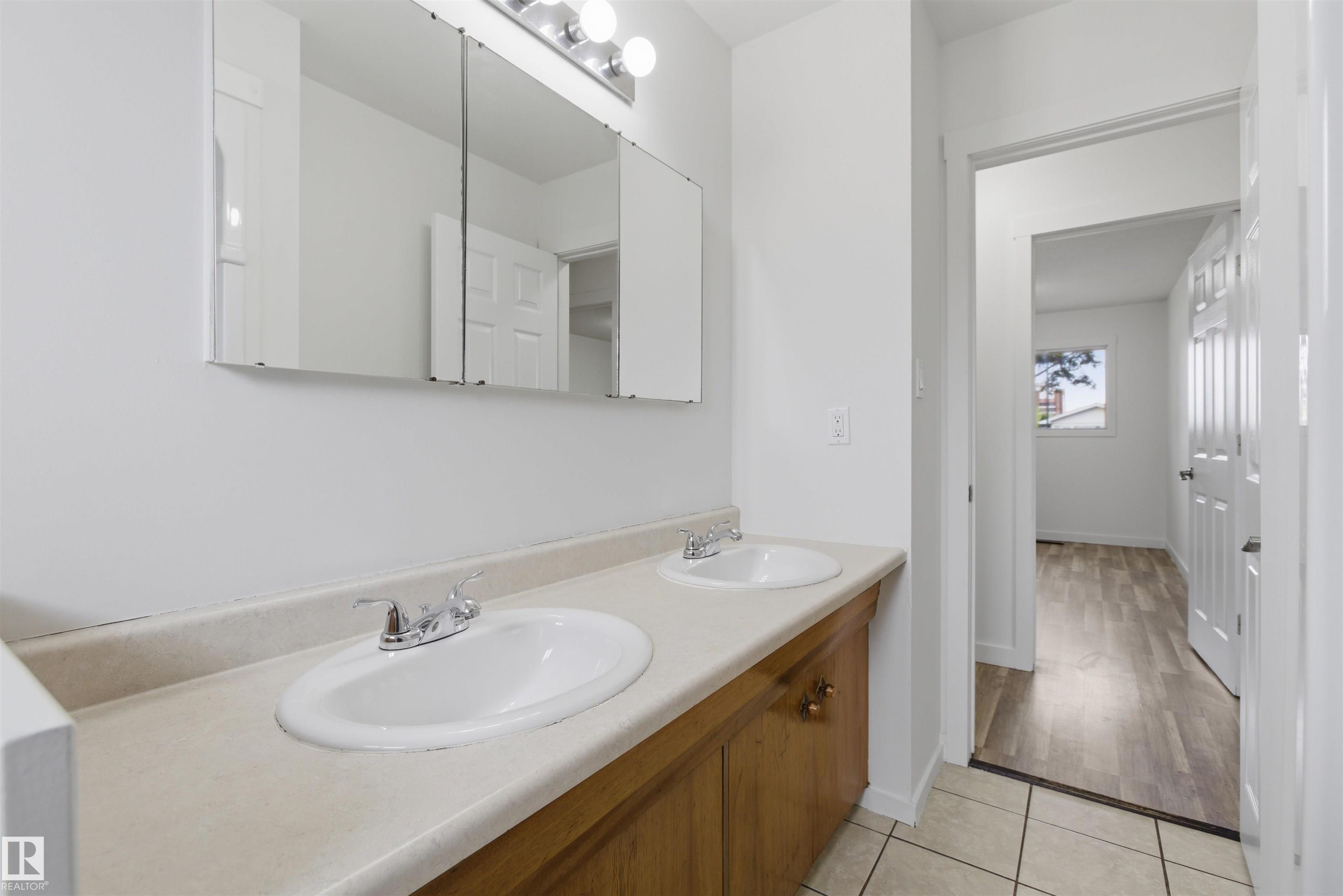 Photo 18 at 7604 142 Avenue NW, Kildare, Edmonton