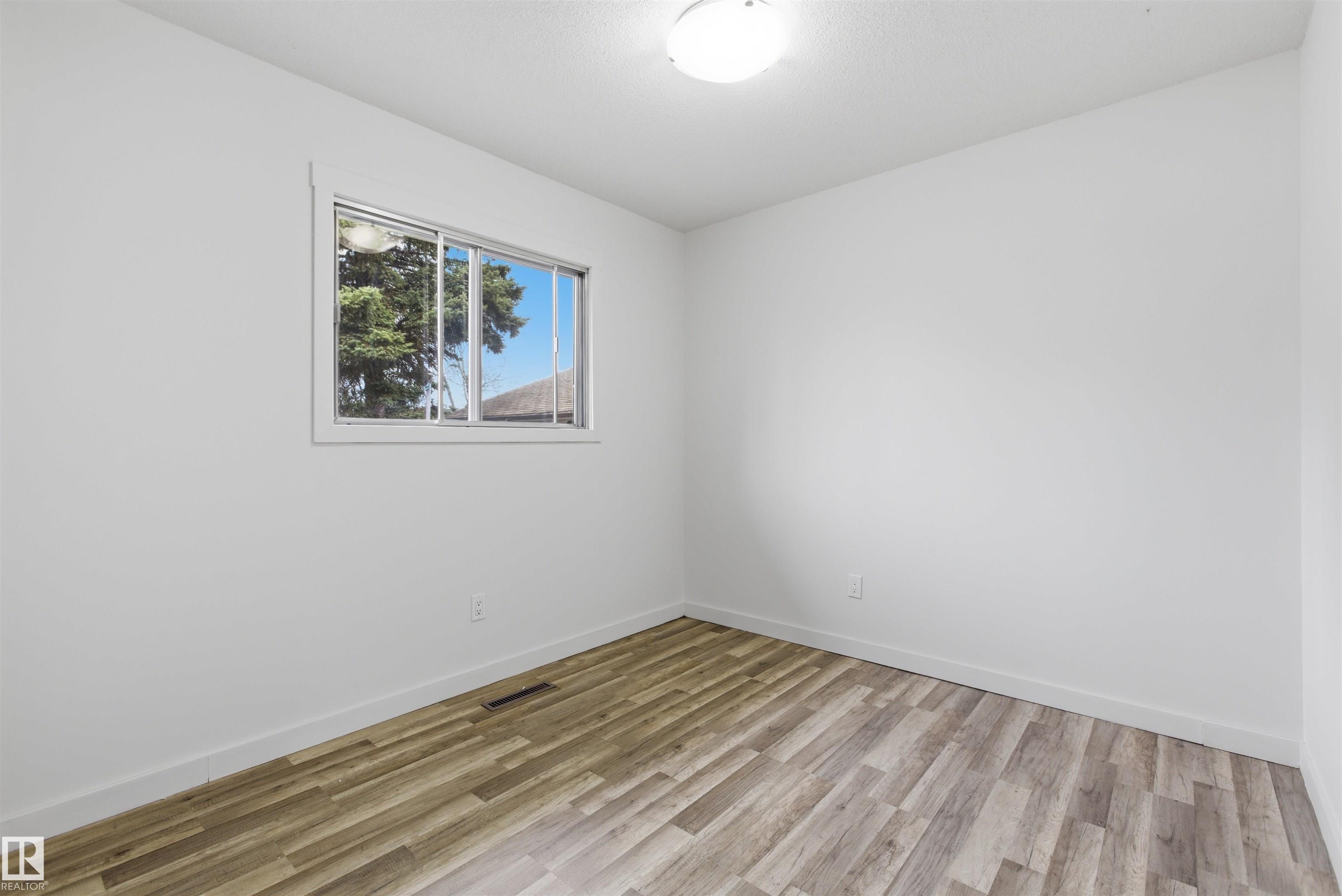 Photo 19 at 7604 142 Avenue NW, Kildare, Edmonton