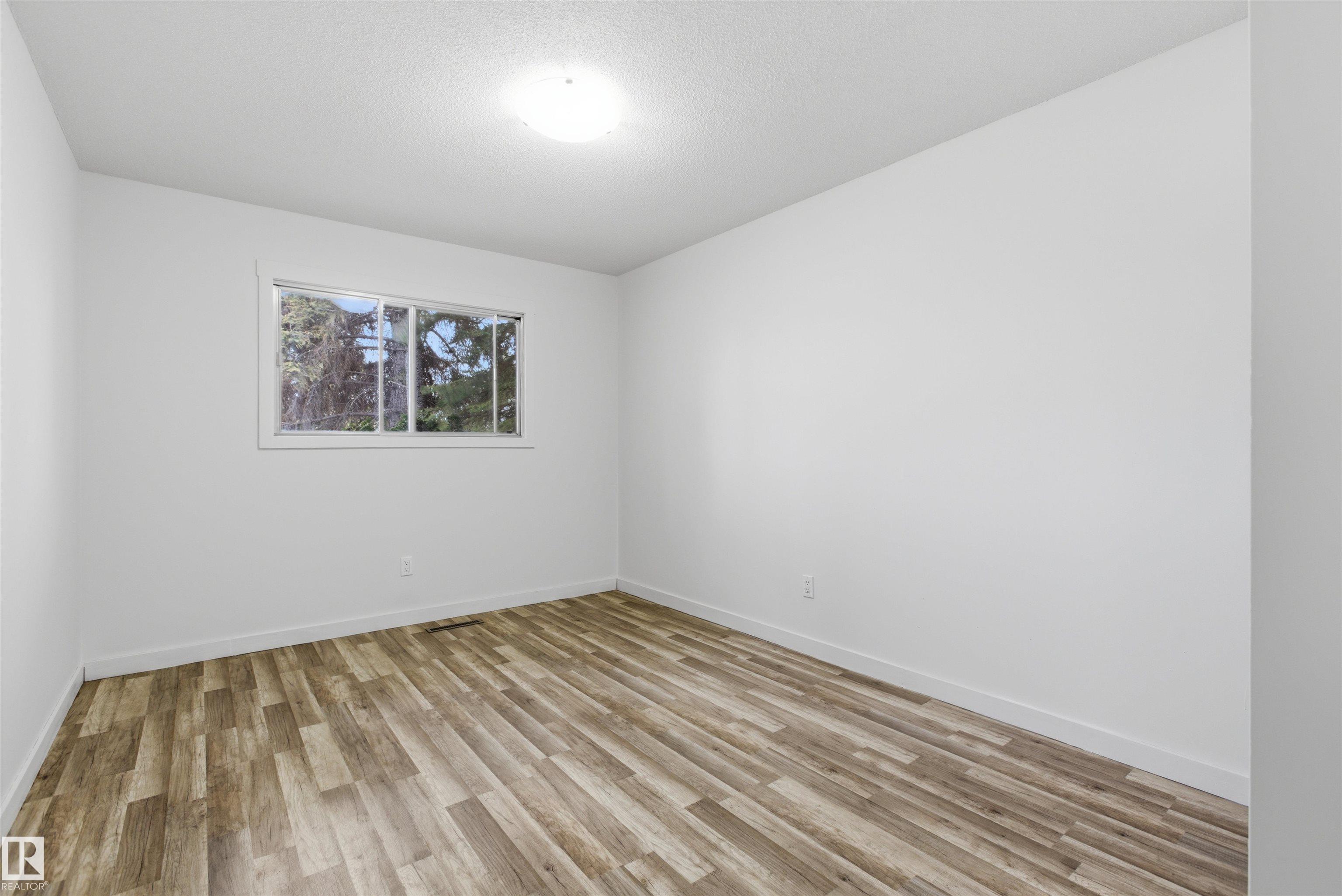 Photo 21 at 7604 142 Avenue NW, Kildare, Edmonton