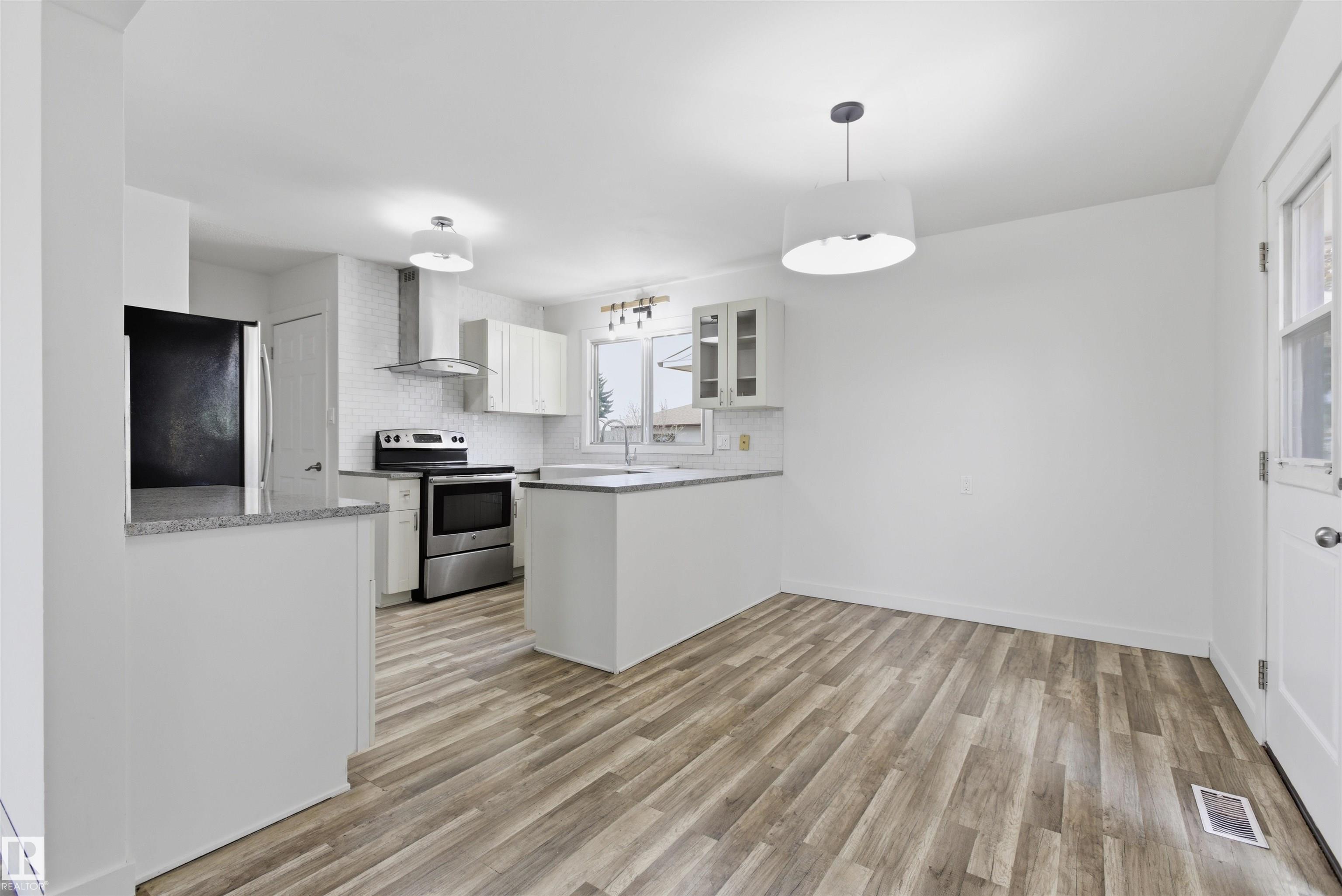 Photo 7 at 7604 142 Avenue NW, Kildare, Edmonton