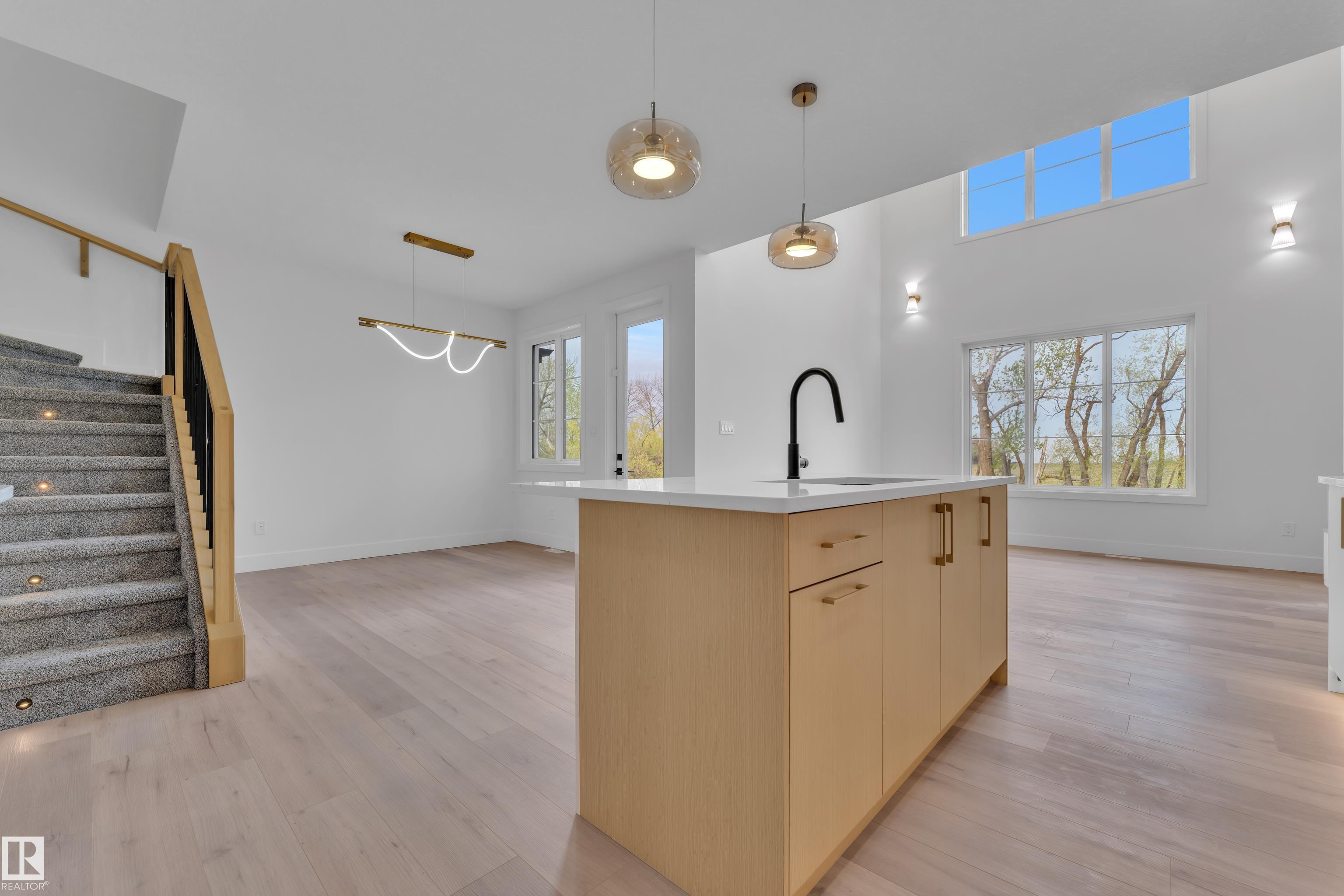 https://zimg.paragon.ice.com/ParagonImages/Property/PM/RAE/225401311/19/0/0/93a7a808f723b870f7b066f2878693ec/1/9212ff052fbe652b07643b4023cbd0d9/225401311-5b86bef6-f54e-4d80-bf4f-50a9185ad023.JPG