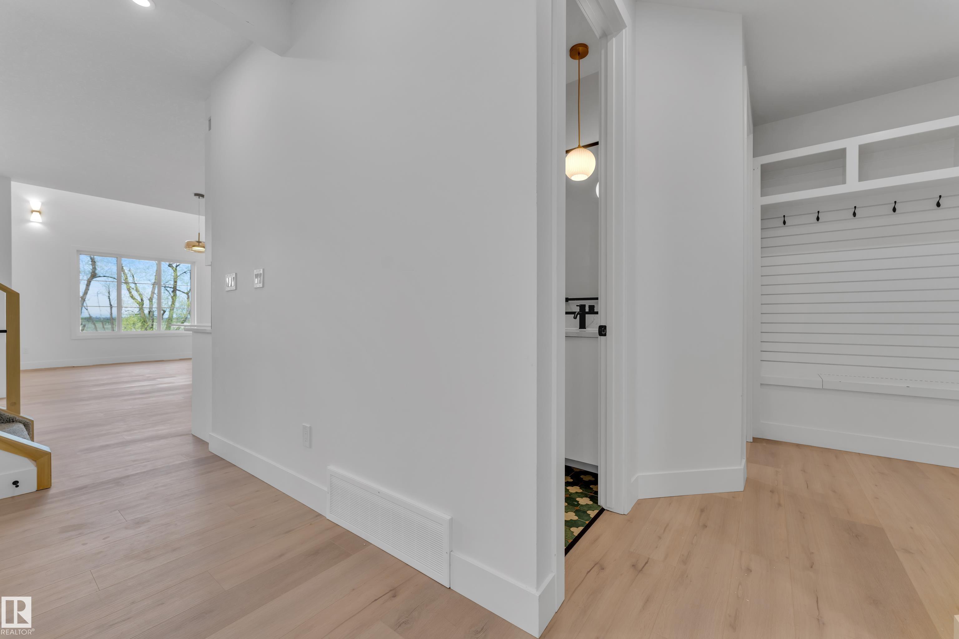 https://zimg.paragon.ice.com/ParagonImages/Property/PM/RAE/225401311/28/0/0/4578c53298f55227d74a13572661aeb3/1/9212ff052fbe652b07643b4023cbd0d9/225401311-9b529149-fc3b-4e25-bca9-5565ad31baa0.JPG