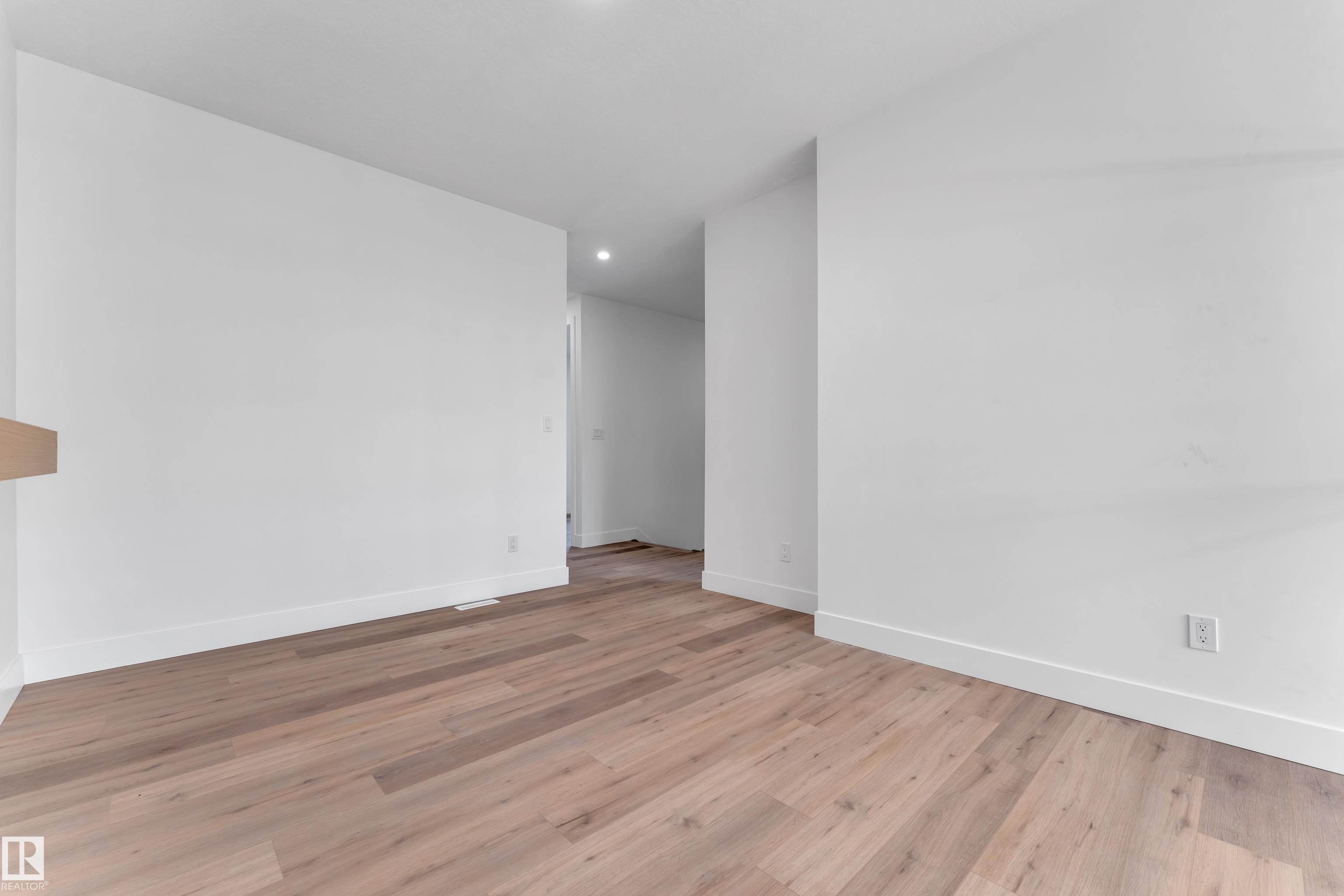 https://zimg.paragon.ice.com/ParagonImages/Property/PM/RAE/225401311/37/0/0/cceac7f600f0d562cf1c20e4fb1cdec9/1/9212ff052fbe652b07643b4023cbd0d9/225401311-52b95aa3-2cf0-4919-91e7-2e139c480aee.JPG