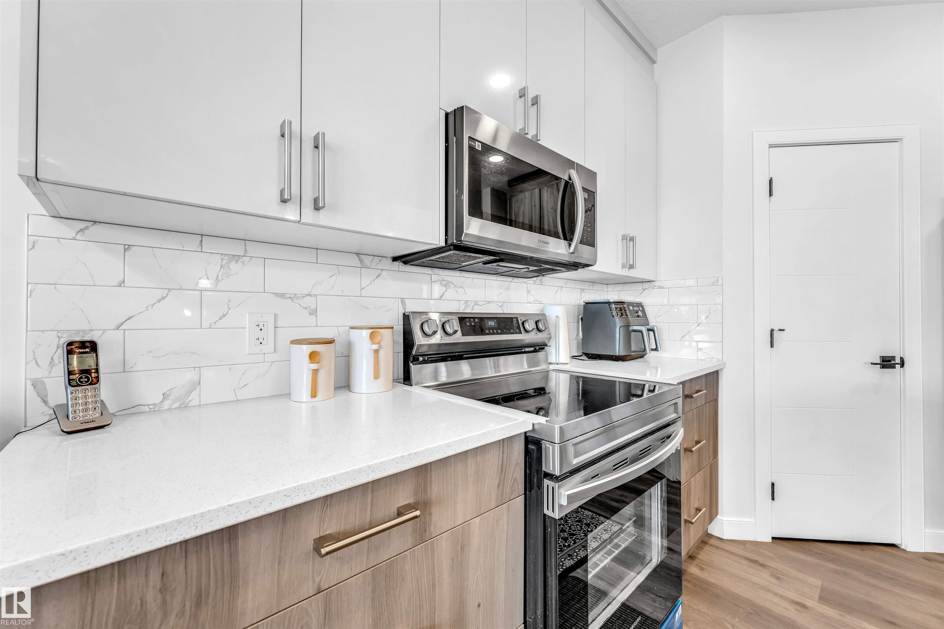 https://zimg.paragon.ice.com/ParagonImages/Property/PM/RAE/225401312/14/0/0/aac9f54f33fd271decbff8ee7a7479da/1/4af699bfb5487bb0e2978ec78ae8a8d0/225401312-F910DEAD-D3B4-457A-A030-C3EAF422C12D.JPG