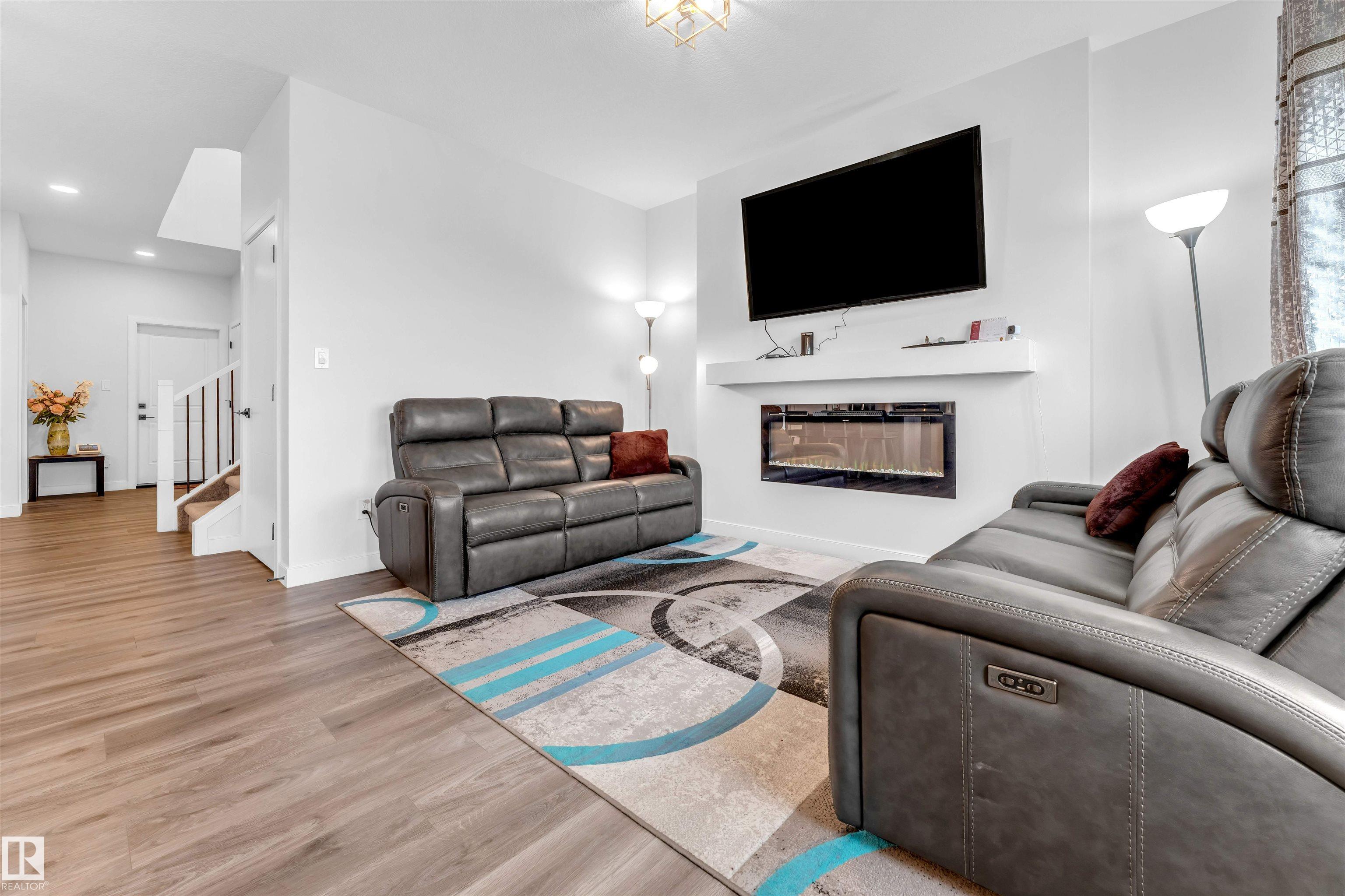 https://zimg.paragon.ice.com/ParagonImages/Property/PM/RAE/225401312/18/0/0/e4001c6bf0020f0904cef61906789510/1/4af699bfb5487bb0e2978ec78ae8a8d0/225401312-86C79BE0-F446-4679-AA35-4F92A78755CC.JPG