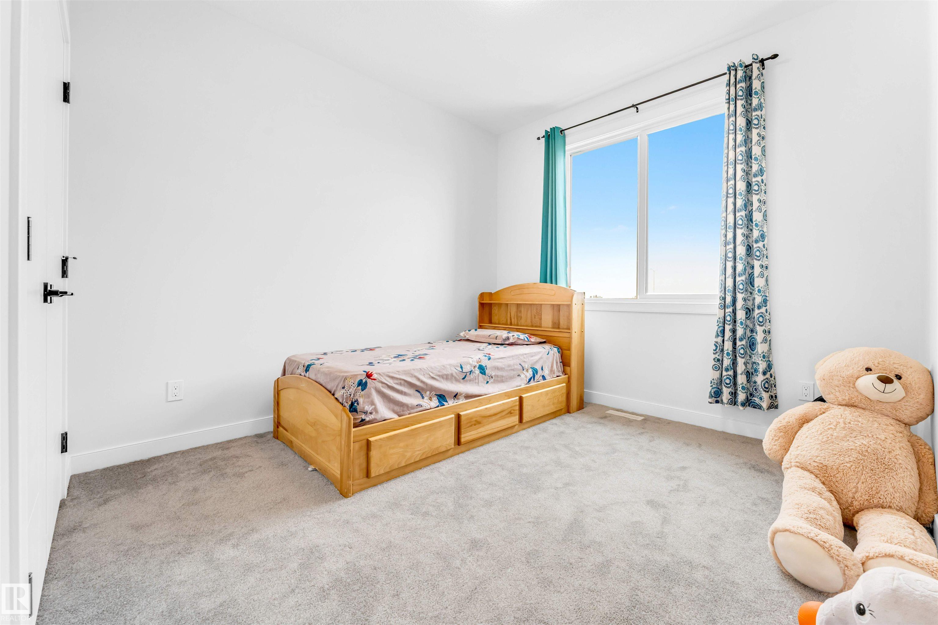 https://zimg.paragon.ice.com/ParagonImages/Property/PM/RAE/225401312/21/0/0/dd732e60a43718d03d97a9f35d274440/1/4af699bfb5487bb0e2978ec78ae8a8d0/225401312-171FEDFD-92F2-4262-A076-63F79E05AE33.JPG