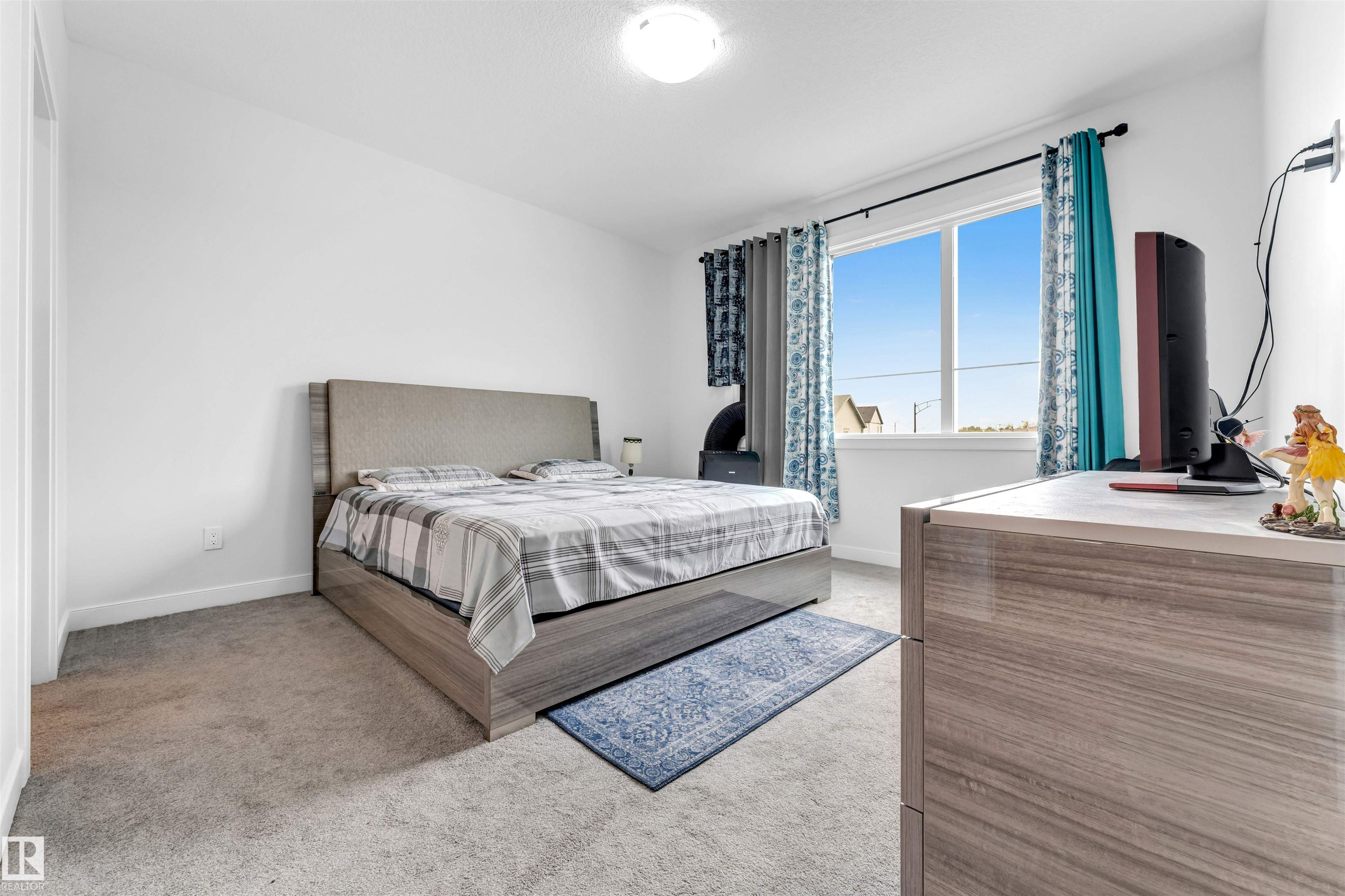 https://zimg.paragon.ice.com/ParagonImages/Property/PM/RAE/225401312/28/0/0/5388ef1f3c750f059f0062a6c1990982/1/4af699bfb5487bb0e2978ec78ae8a8d0/225401312-64A69D36-D1ED-4749-BD3C-A3EA544E2B38.JPG