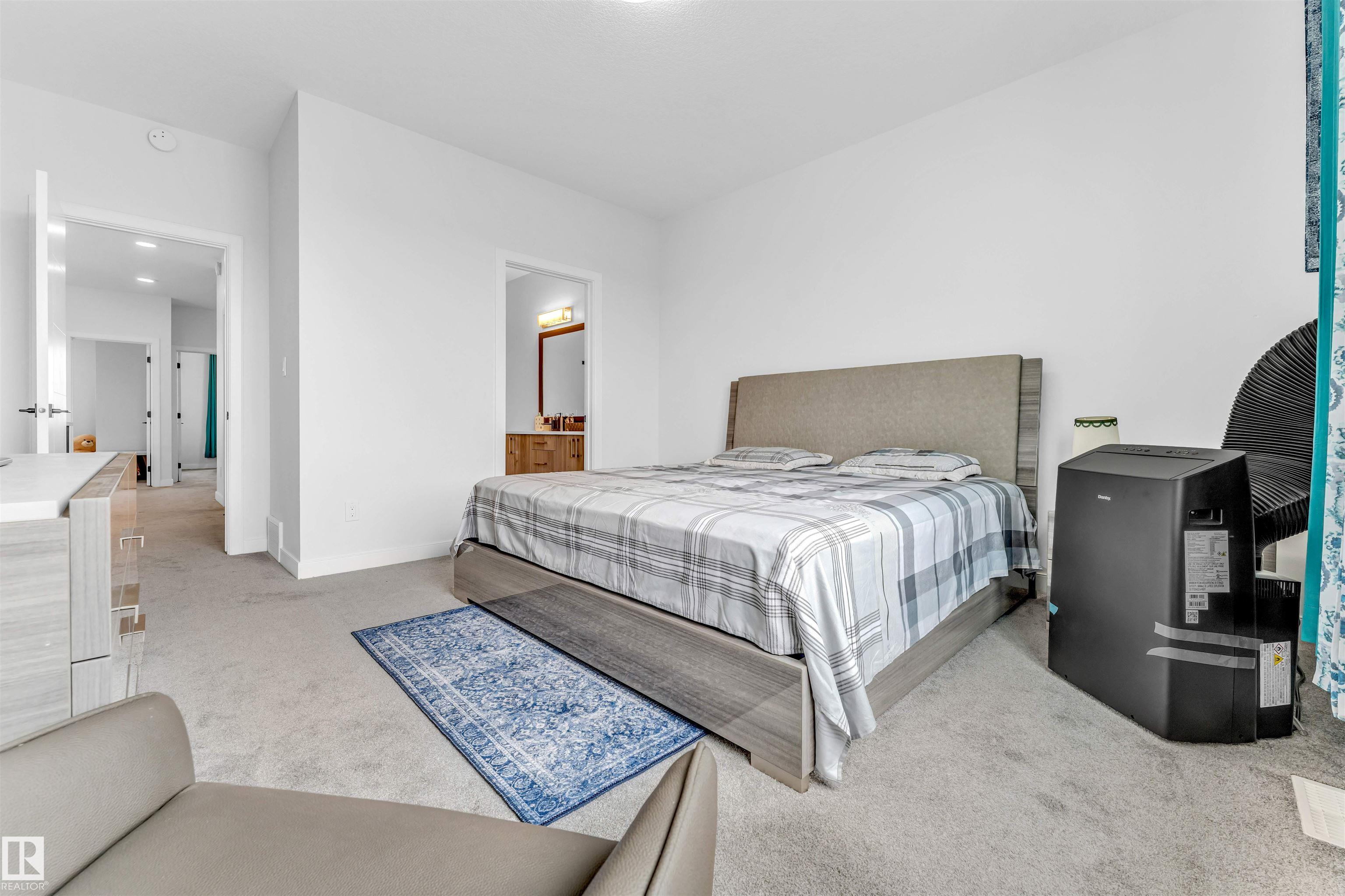 https://zimg.paragon.ice.com/ParagonImages/Property/PM/RAE/225401312/30/0/0/d0ddb1358ad1513cf4c6ff78033bc49b/1/4af699bfb5487bb0e2978ec78ae8a8d0/225401312-EF6BF8B9-359D-4C81-B0DB-A31D861BCBF1.JPG