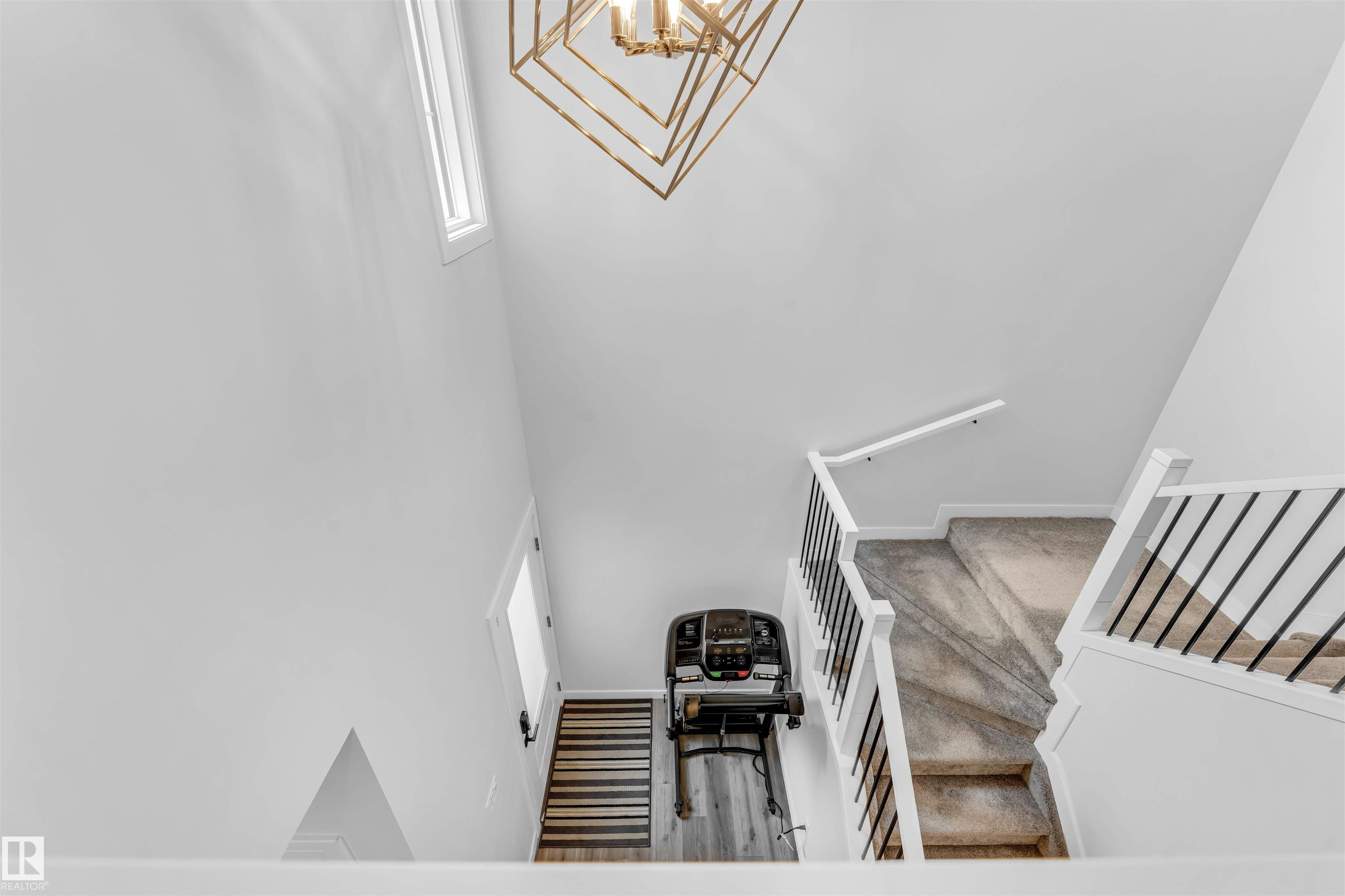 https://zimg.paragon.ice.com/ParagonImages/Property/PM/RAE/225401312/32/0/0/3705771cef5246819fd3f98357497c3a/1/4af699bfb5487bb0e2978ec78ae8a8d0/225401312-E1FE522D-8F78-488E-B701-433FD6A0BB4B.JPG