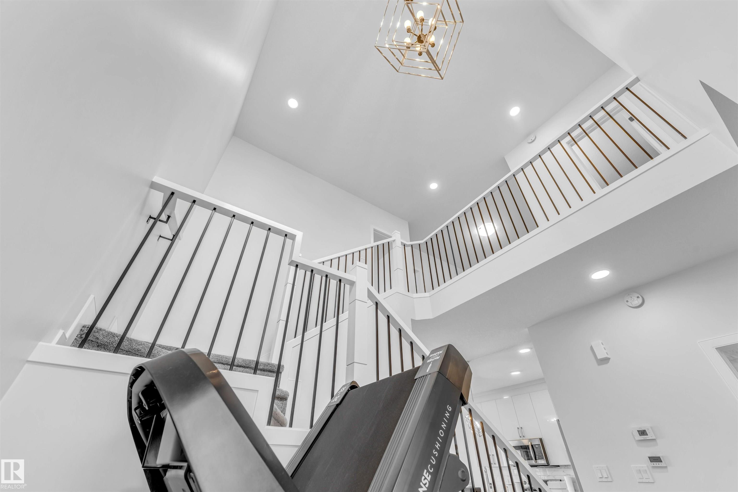 https://zimg.paragon.ice.com/ParagonImages/Property/PM/RAE/225401312/33/0/0/85357e22a9a69a081876ed0ace845471/1/4af699bfb5487bb0e2978ec78ae8a8d0/225401312-41C77528-1680-4672-B7D2-35F22888DE60.JPG