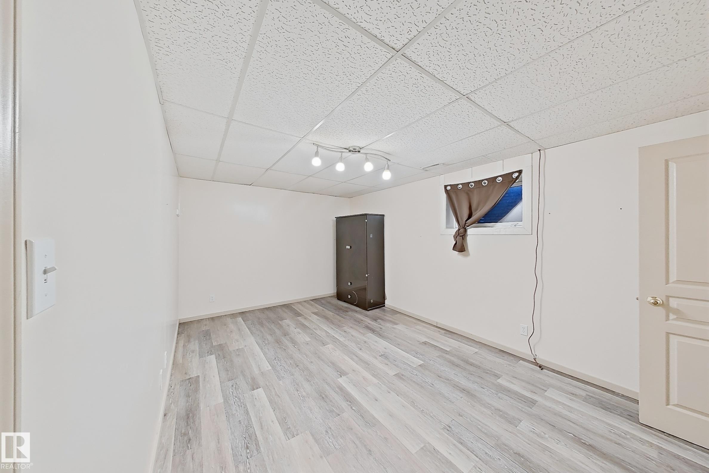 Photo 15 at 5514 93a Avenue NW, Ottewell, Edmonton