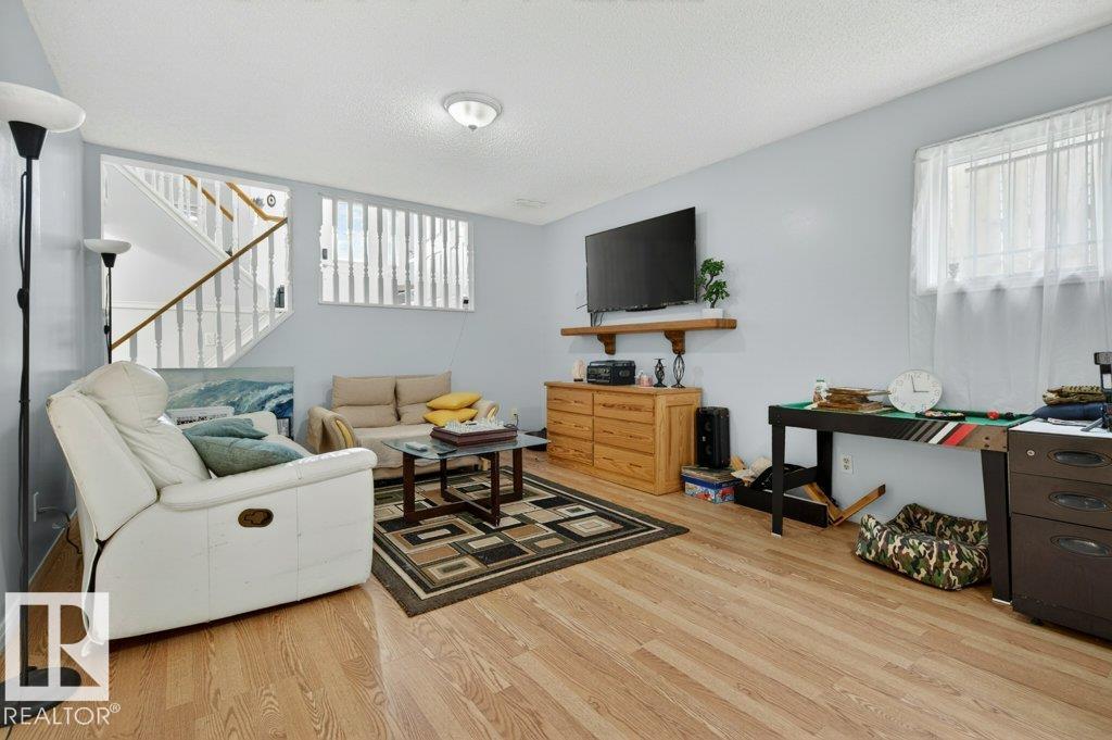 Photo 22 at 157 Kiniski Crescent NW, Kiniski Gardens, Edmonton