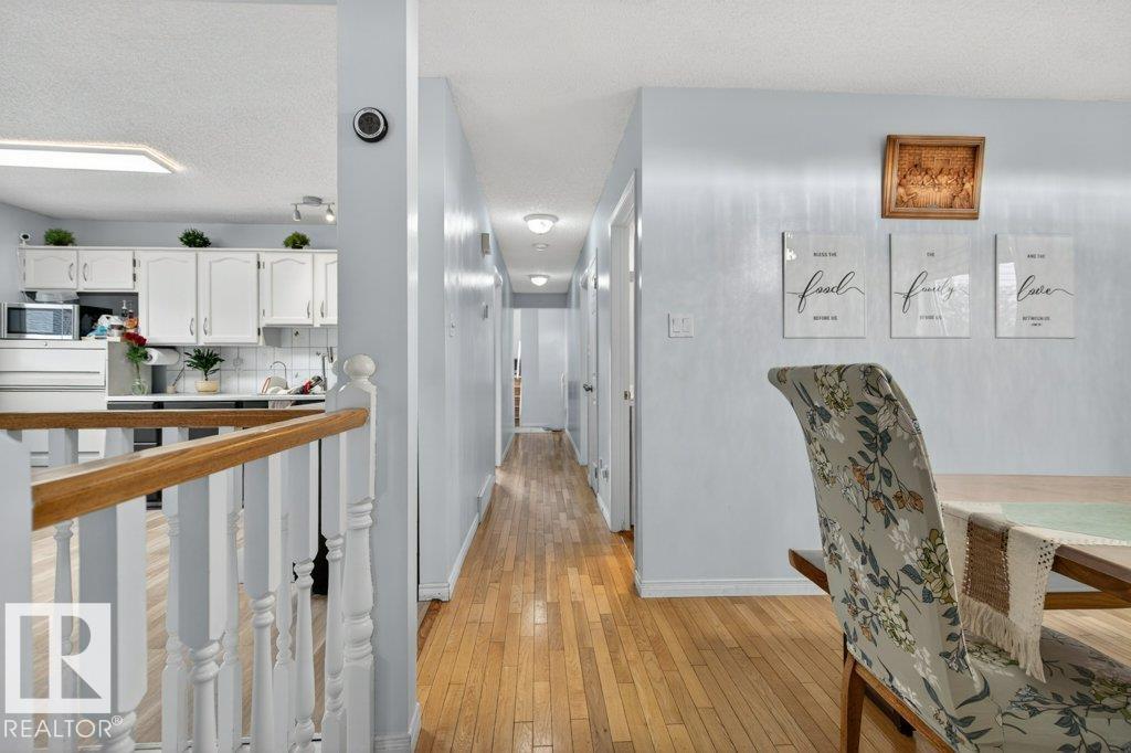 Photo 7 at 157 Kiniski Crescent NW, Kiniski Gardens, Edmonton