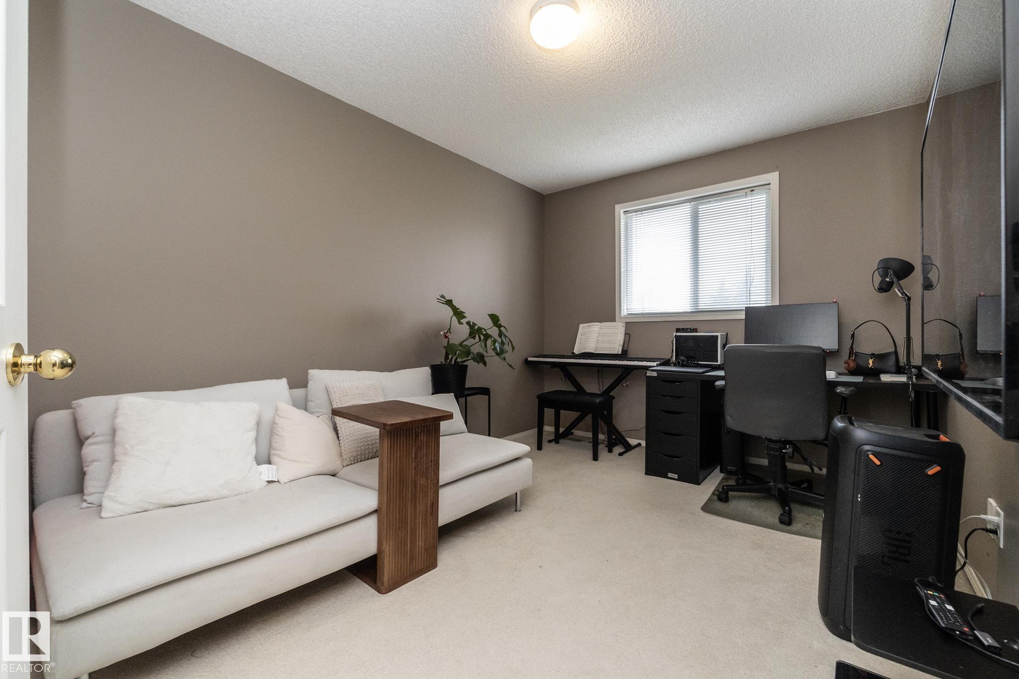 https://zimg.paragon.ice.com/ParagonImages/Property/PM/RAE/225401323/12/0/0/83a642d574cde022eead1cff31dd32b1/1/8dfe2ed68687894ce43354c4513b68c4/225401323-2d17a4a5-68cd-4916-80ba-967dd4e26a39.JPG