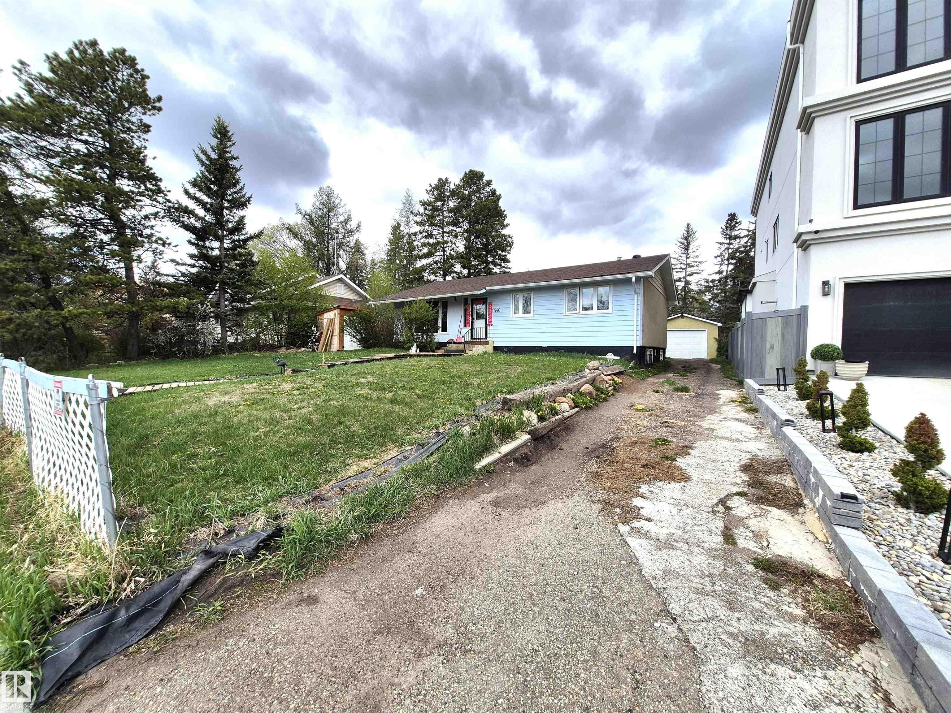 Picture for 11740/11742 UNIVERSITY AV NW