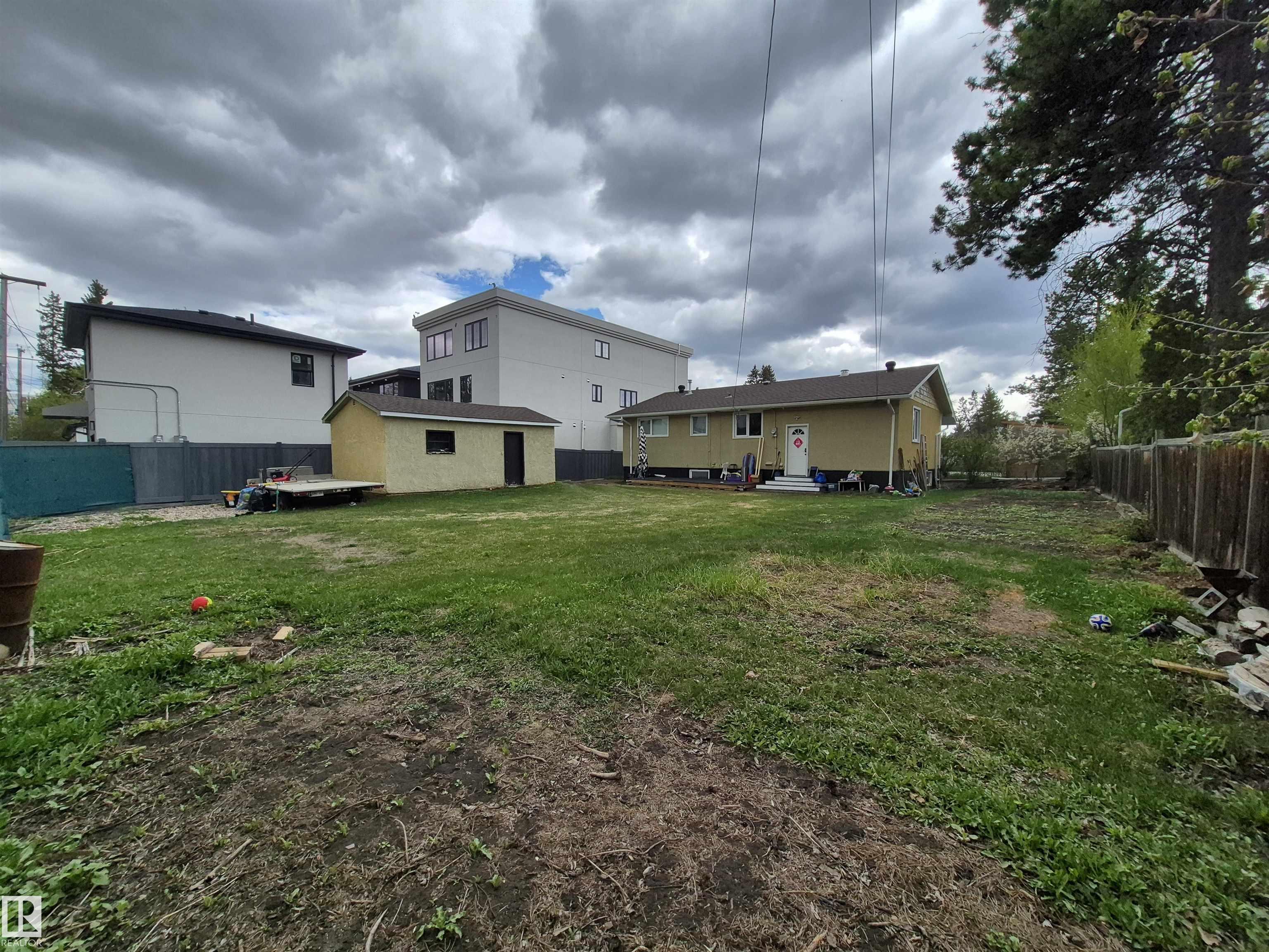 Picture for 11740/11742 UNIVERSITY AV NW