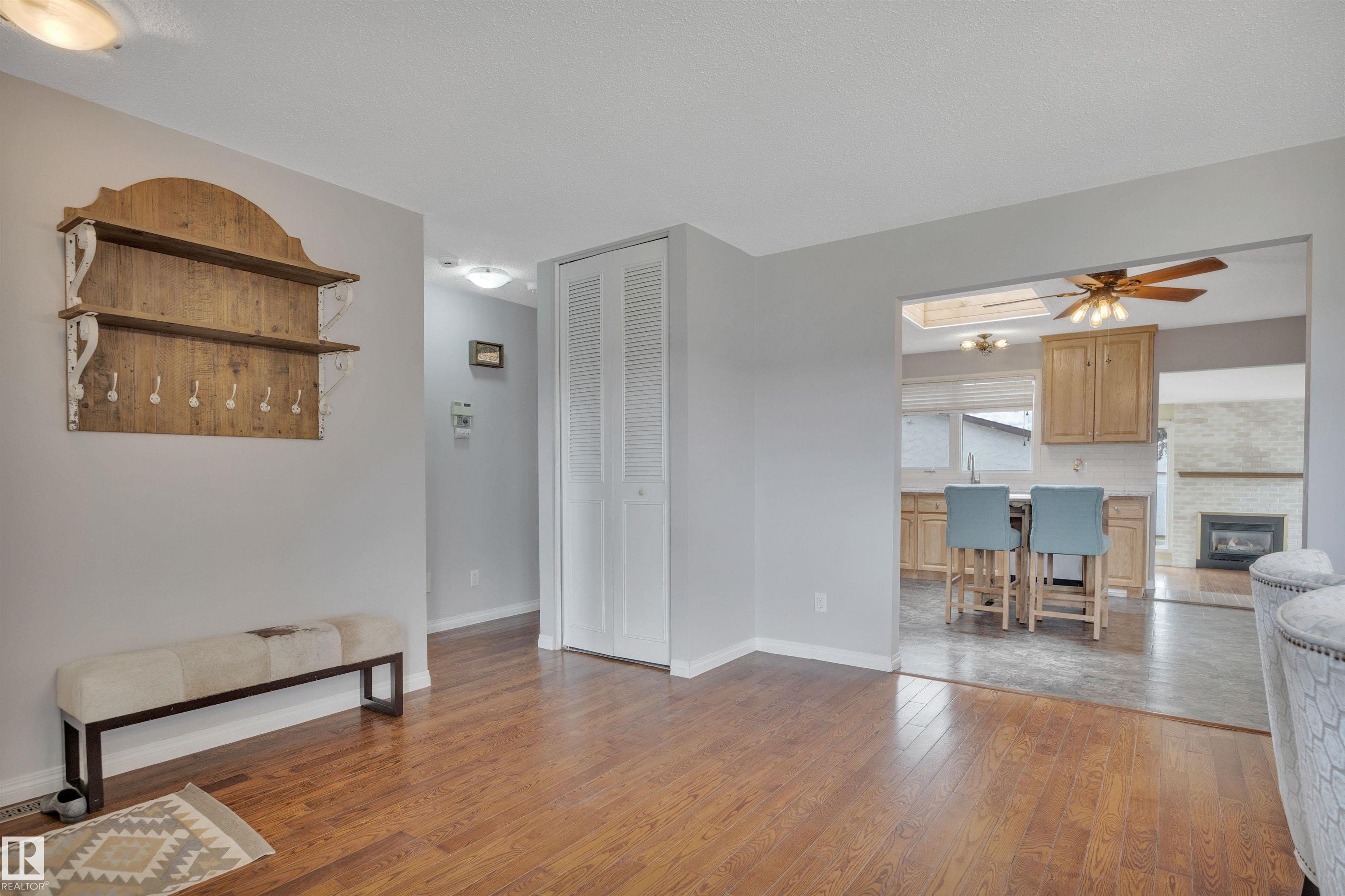 Photo 11 at 11719 152a Avenue NW, Caernarvon, Edmonton