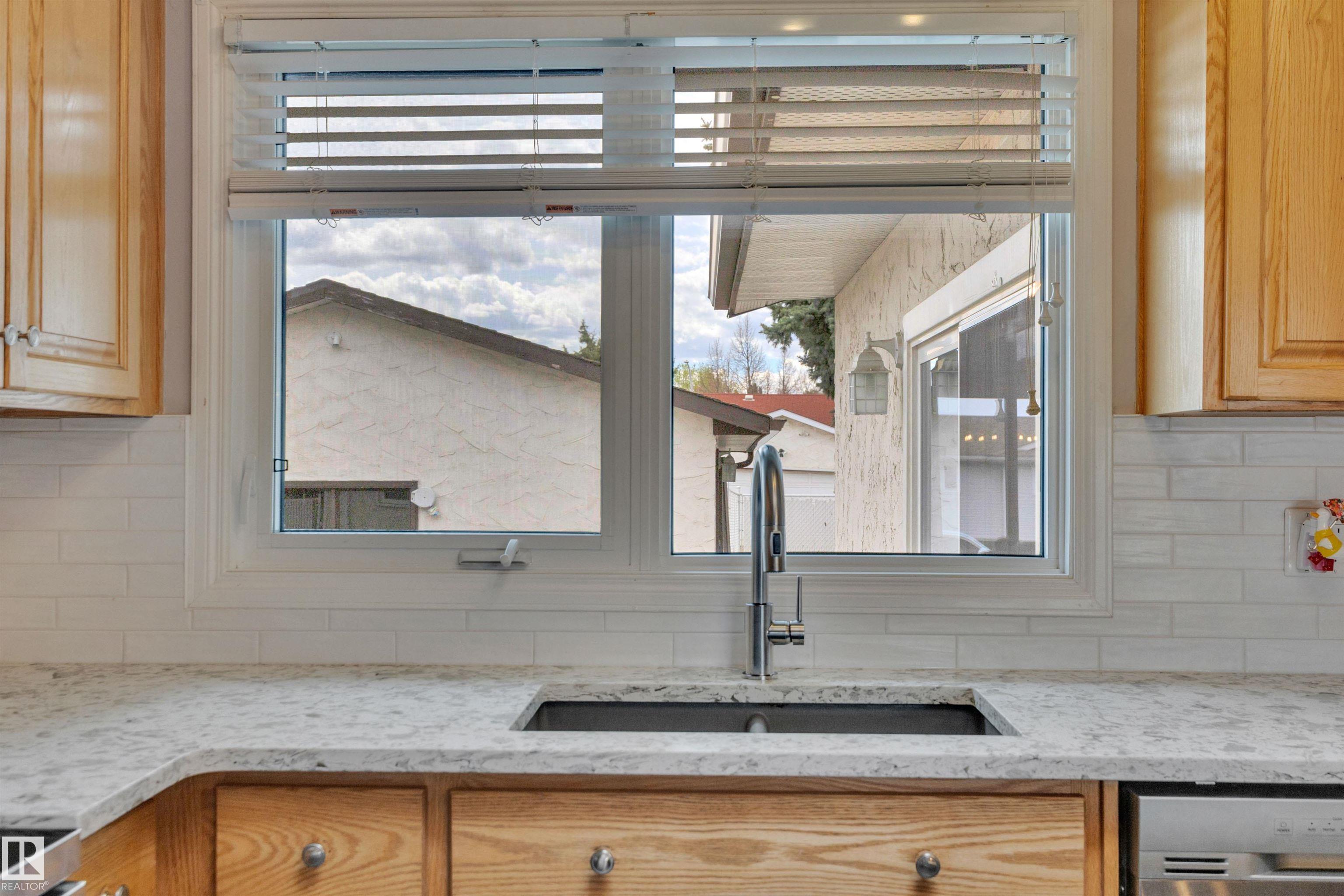 Photo 14 at 11719 152a Avenue NW, Caernarvon, Edmonton